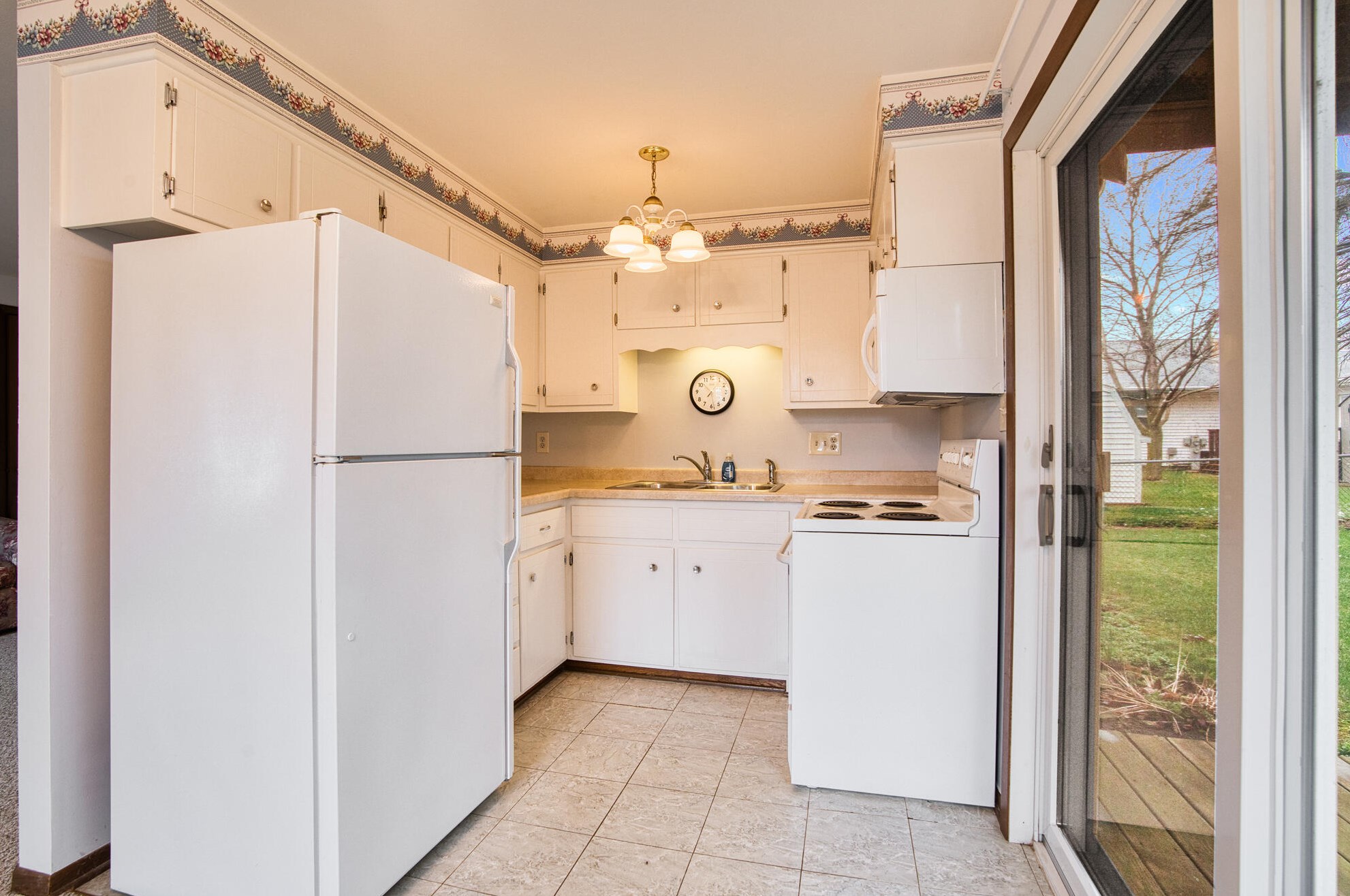 3901 Country Pl #b, Sheboygan, WI 53081