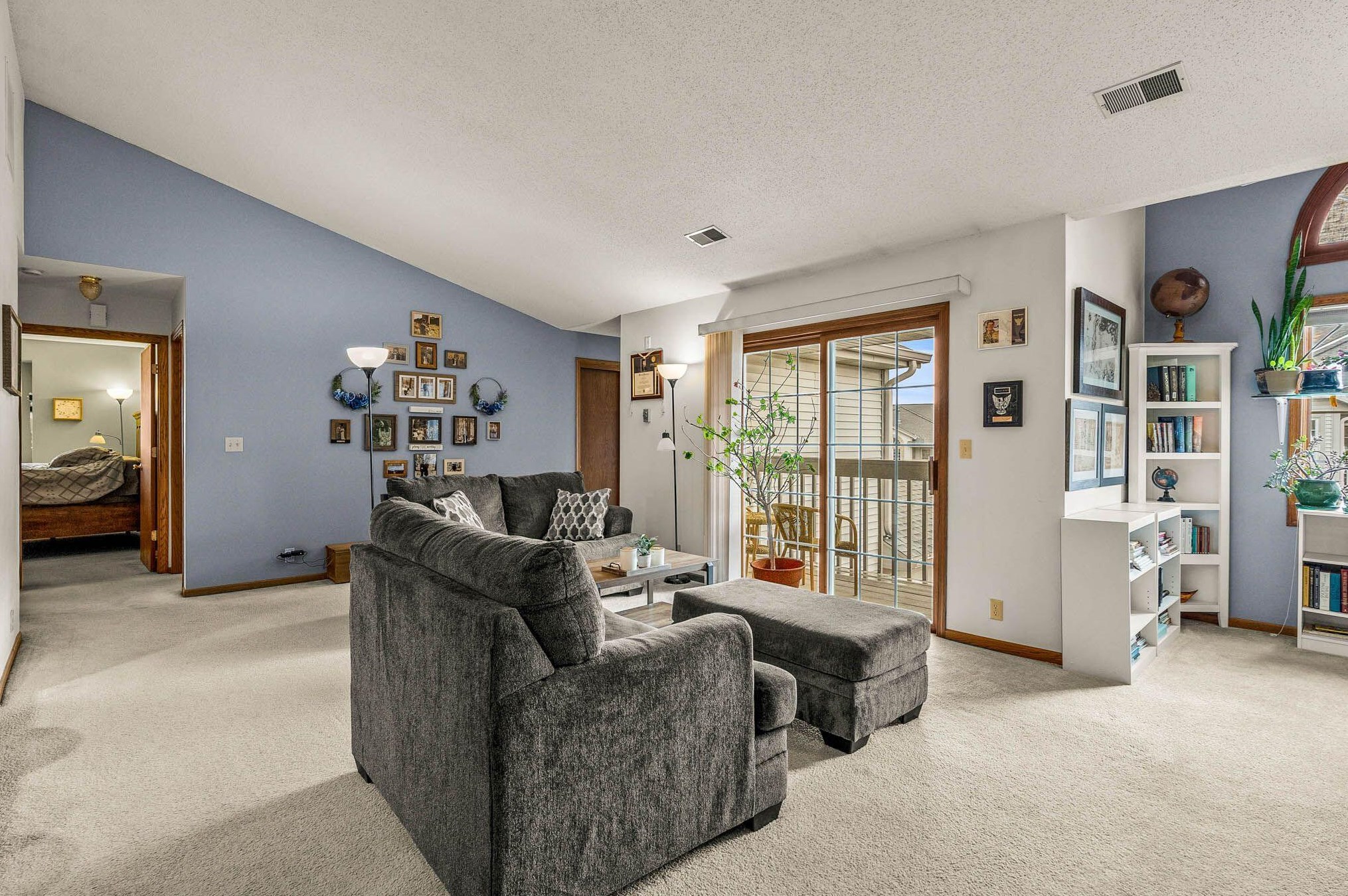 1061 Quinlan Dr #g, Pewaukee, WI 53072