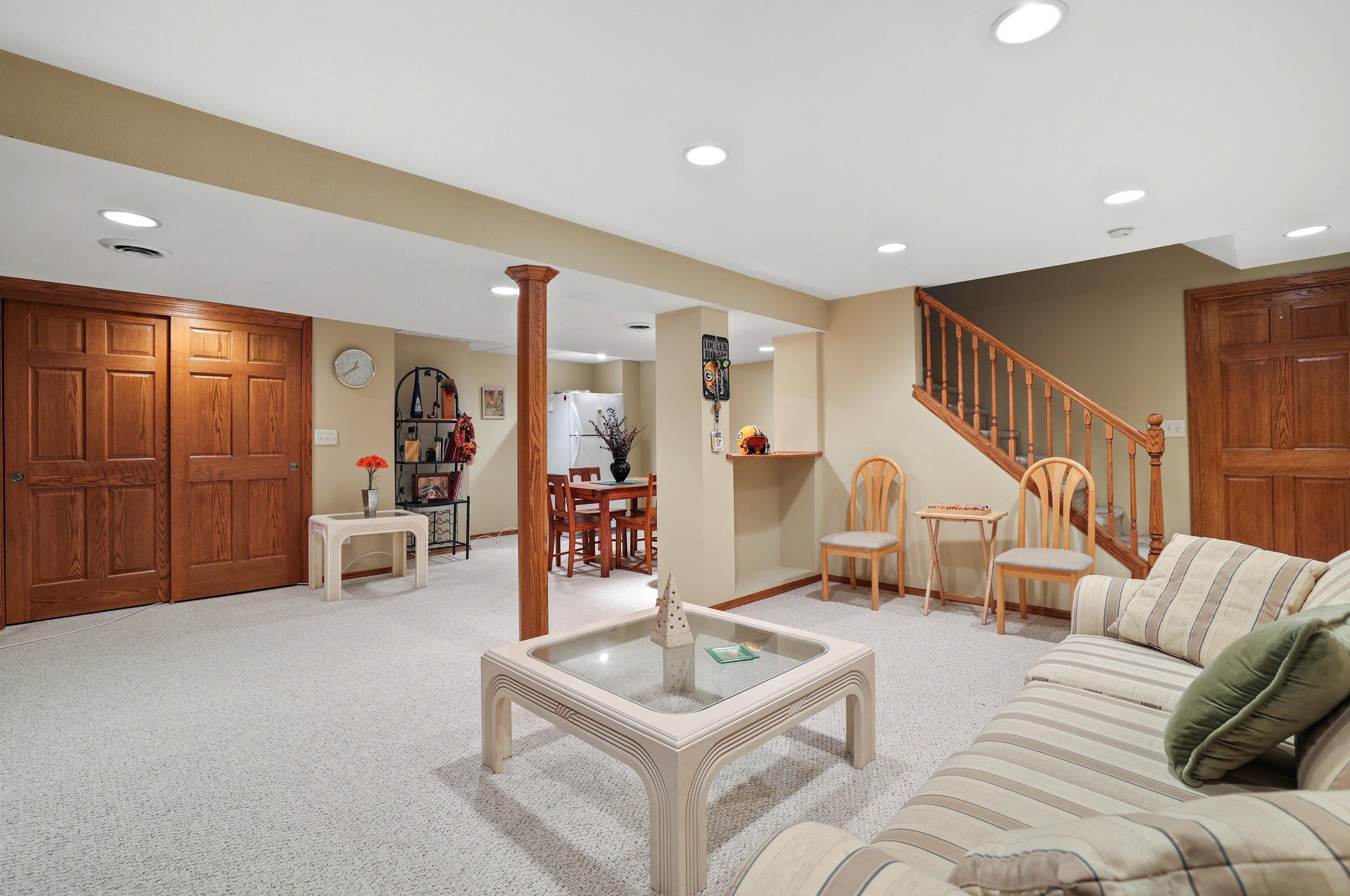 3978 Madison Blvd, Hales Corners WI  53132-9426 exterior