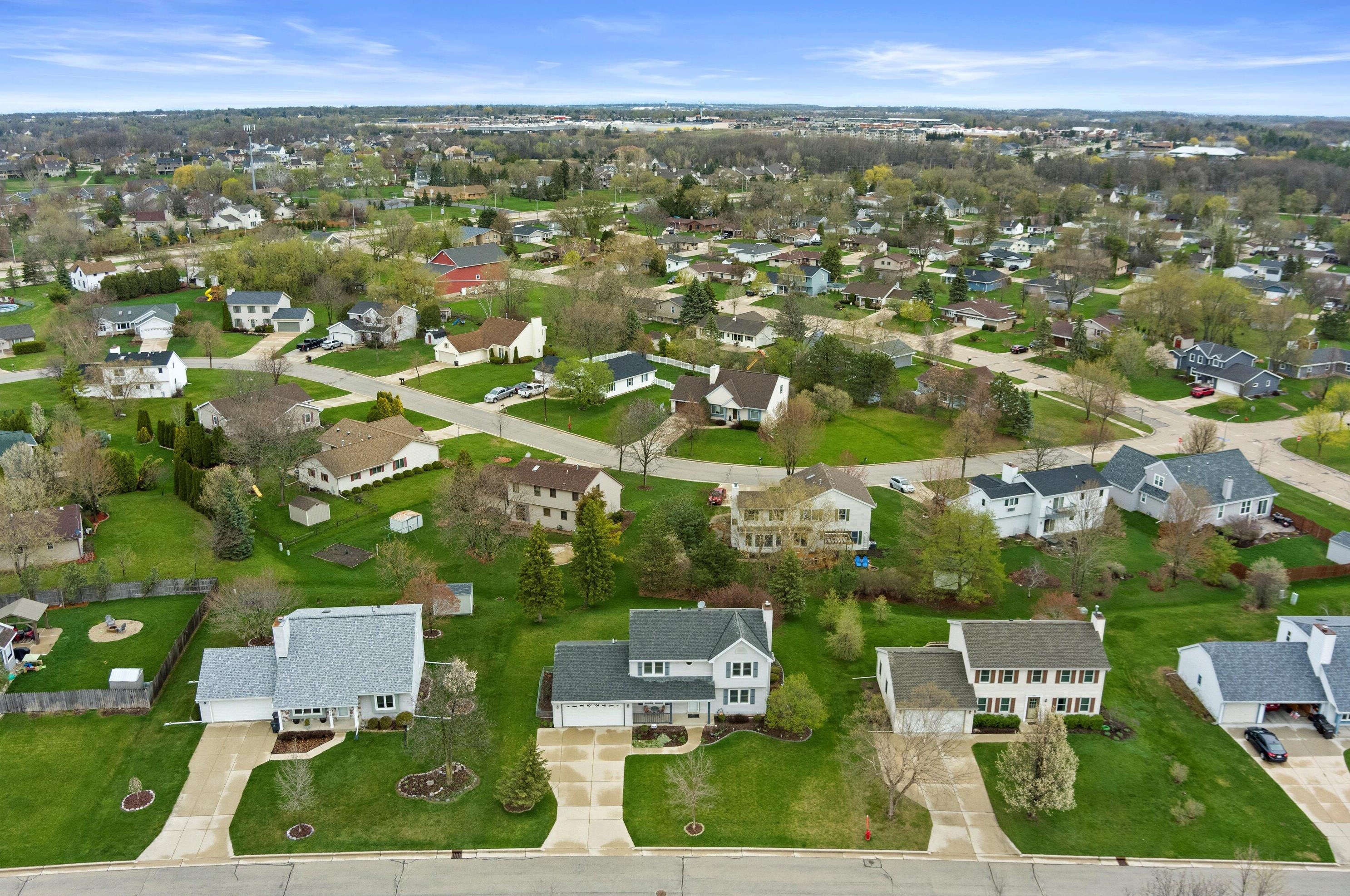 3978 Madison Blvd, Hales Corners WI  53132-9426 exterior