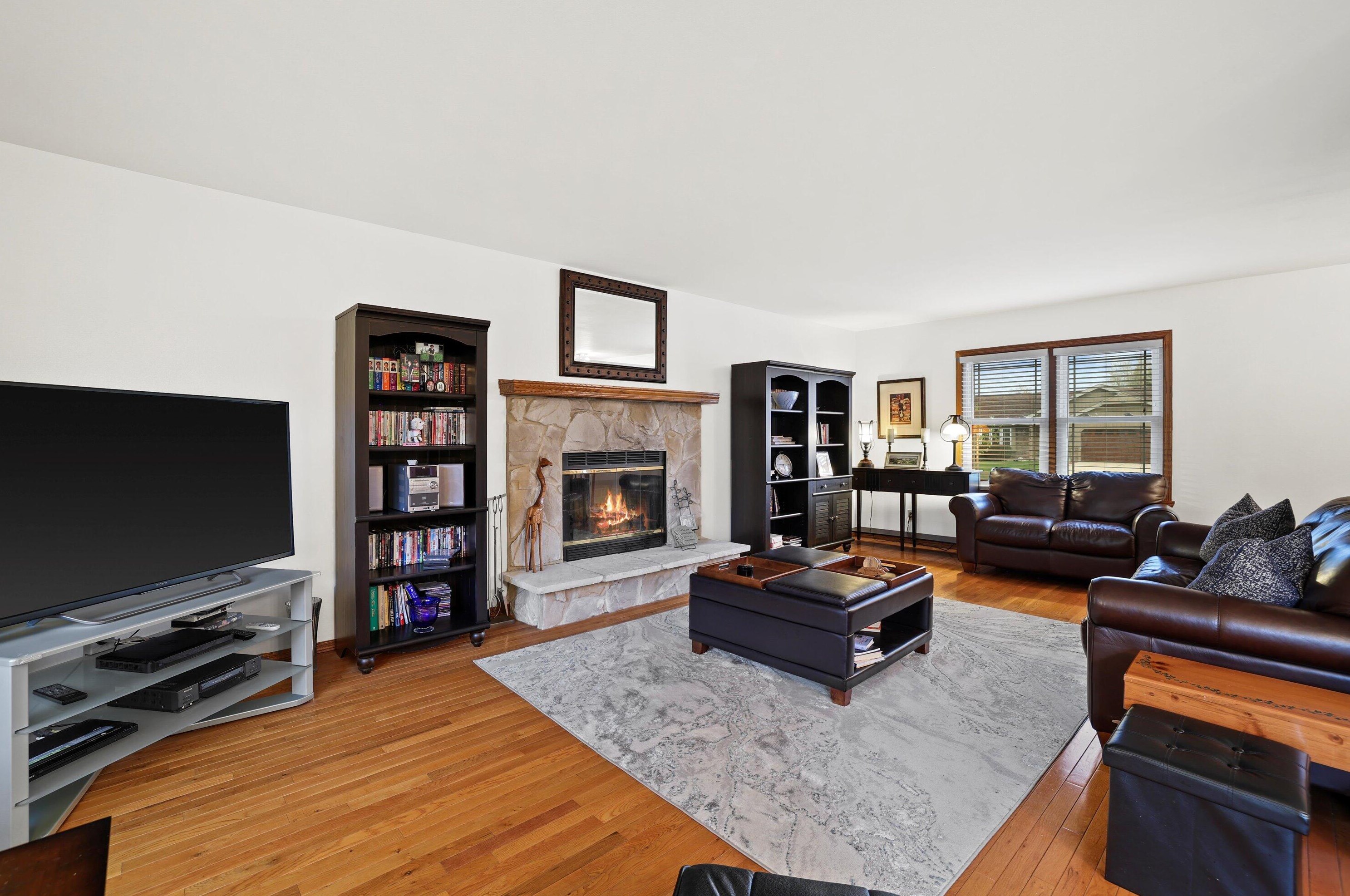 3978 Madison Blvd, Hales Corners, WI 53132-9426