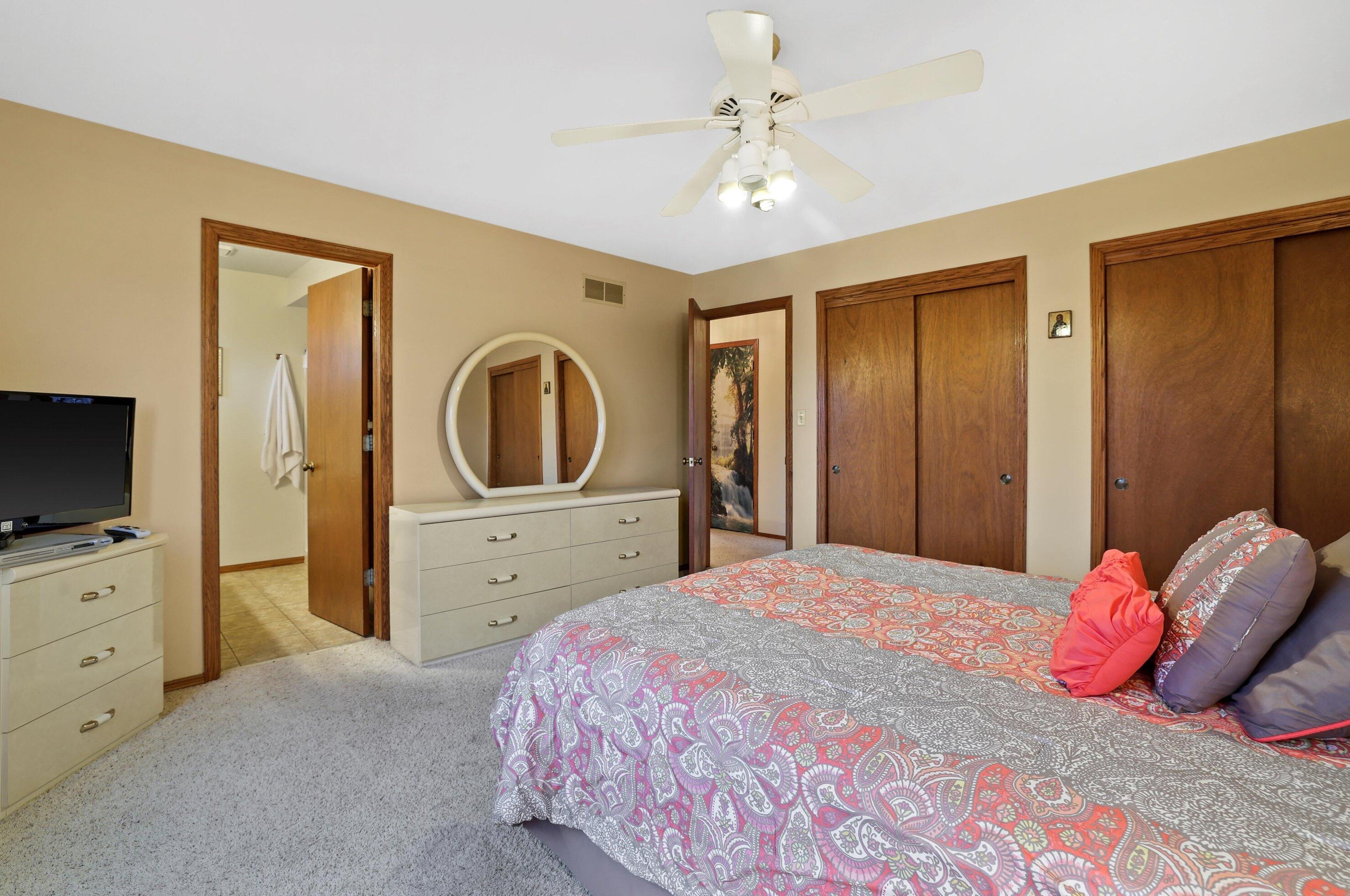 3978 Madison Blvd, Hales Corners WI  53132-9426 exterior