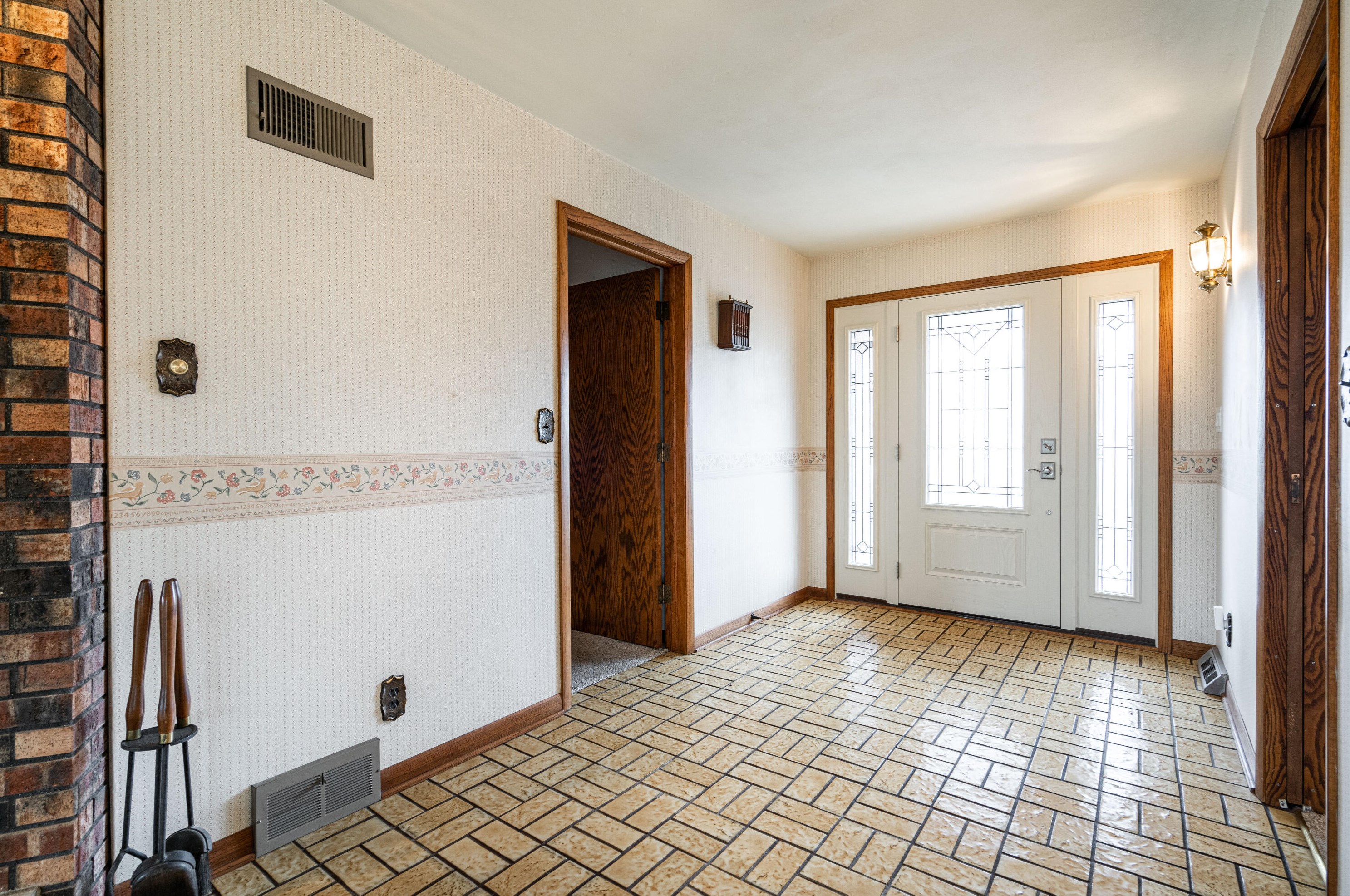 3230 Nobb Hill Dr, Racine, WI 53406-5126