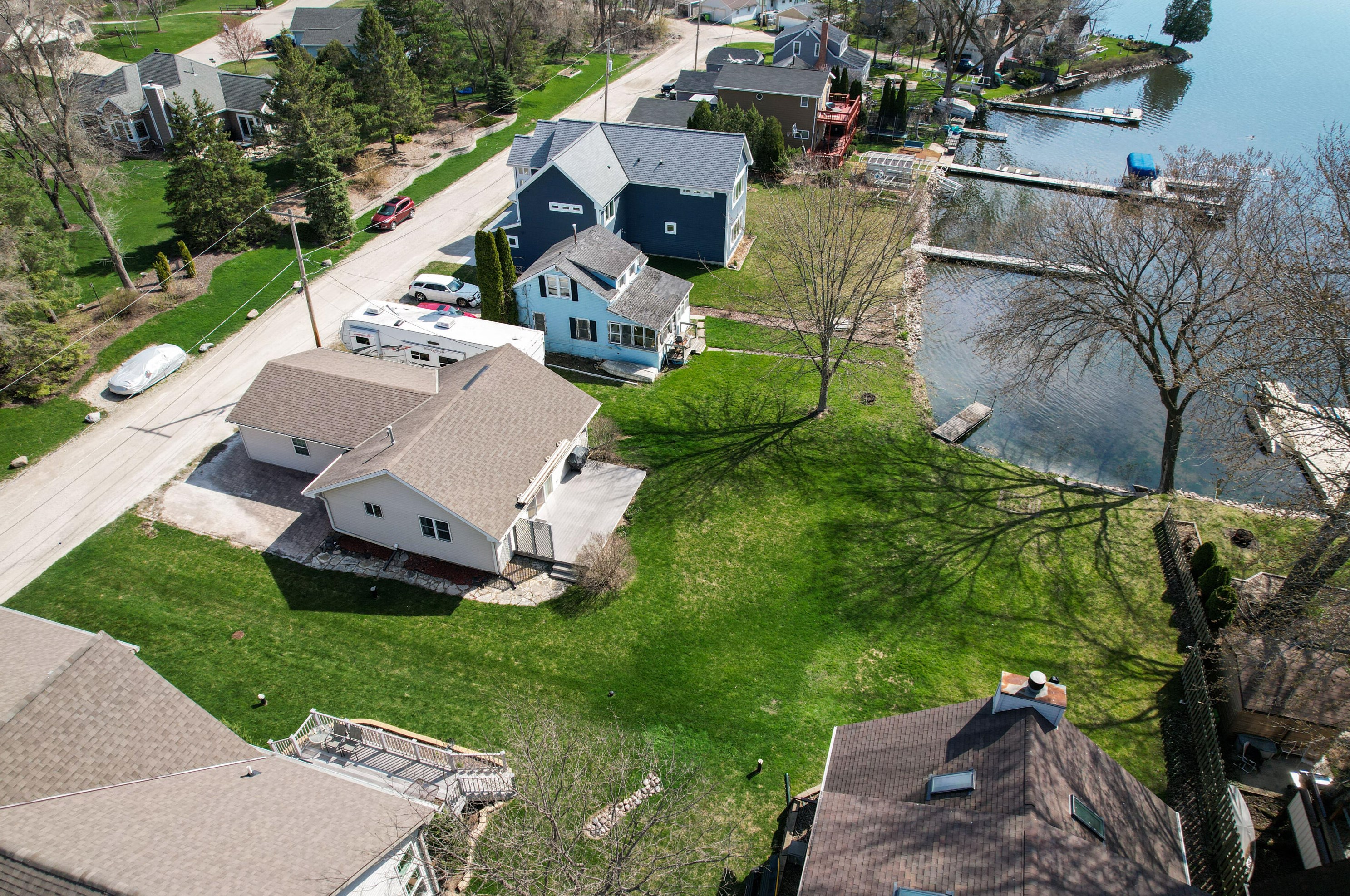 28725 Mulberry Ln, Waterford, WI 53185