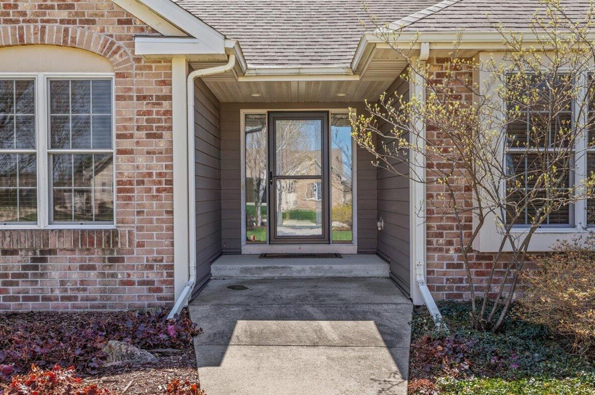 2907 Gate Dr, Hartford, WI 53027-8317