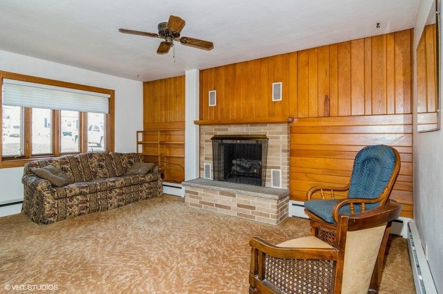 330 Henninger St, Mayville, WI 53050-1036