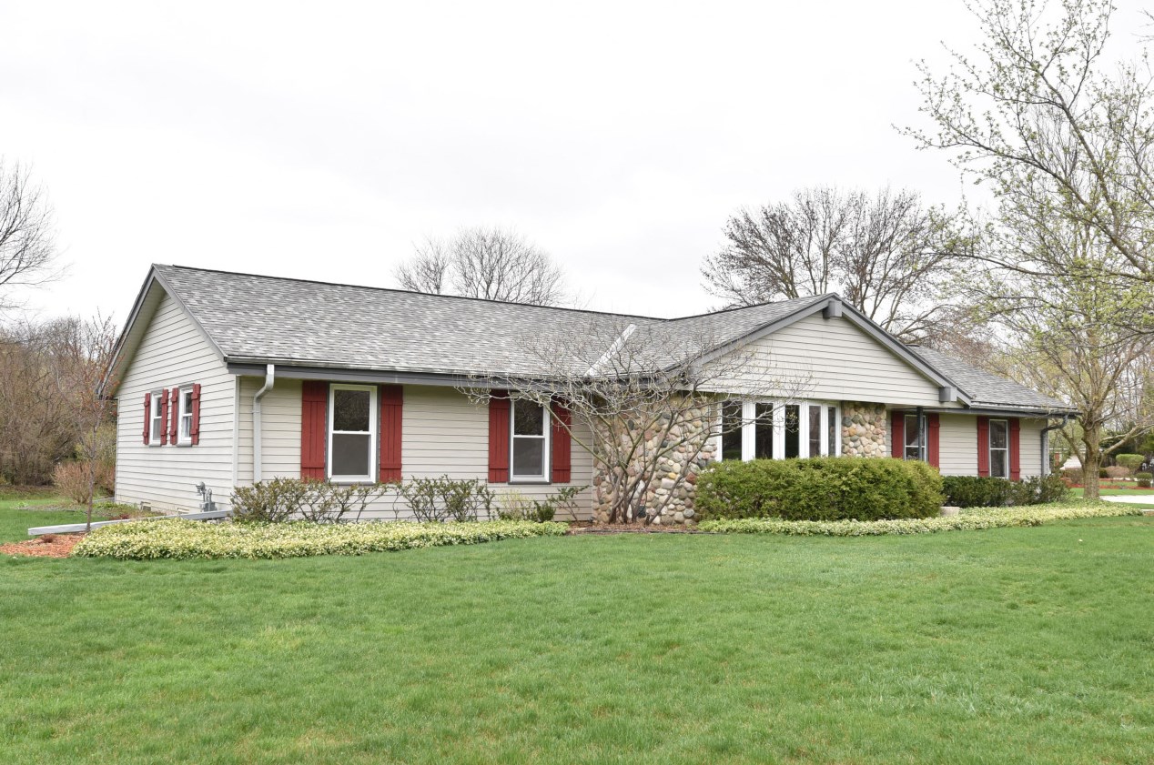 3855 Westwood Ct, Brookfield, WI 53005-2368