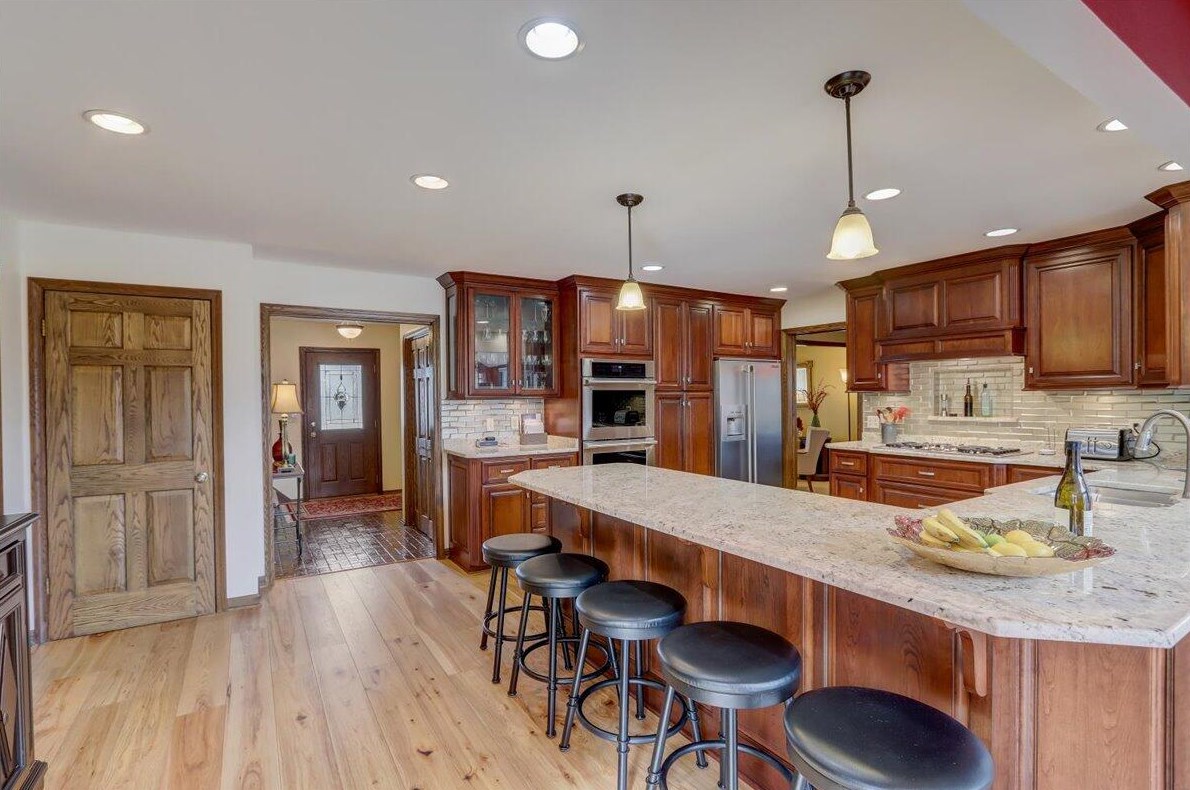 1803 Secretariat Ln, Racine, WI 53402-2055