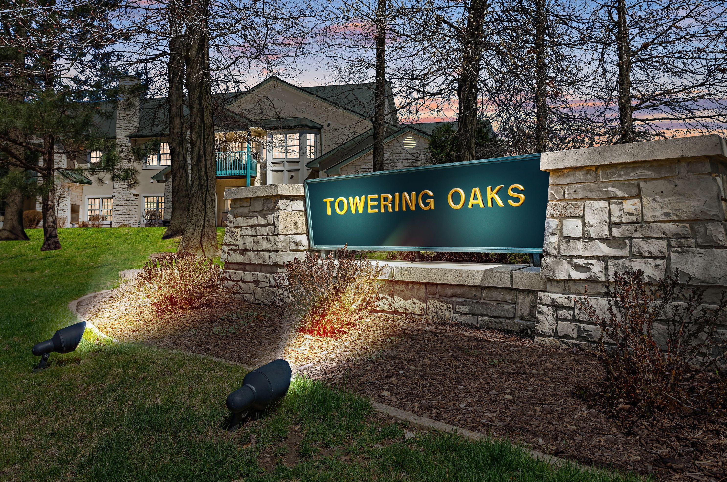 10206 W Deerwood Ln #19, Hales Corners, WI 53132