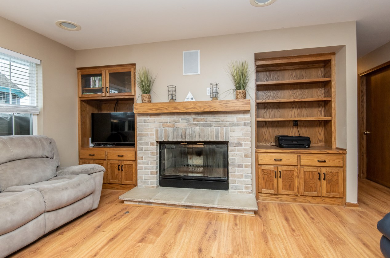 2532 Posekany Ln, East Troy, WI 53120