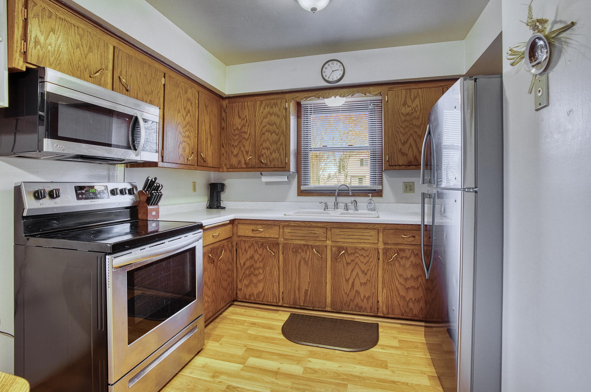 3319 12th St, Sheboygan, WI 53083-3142