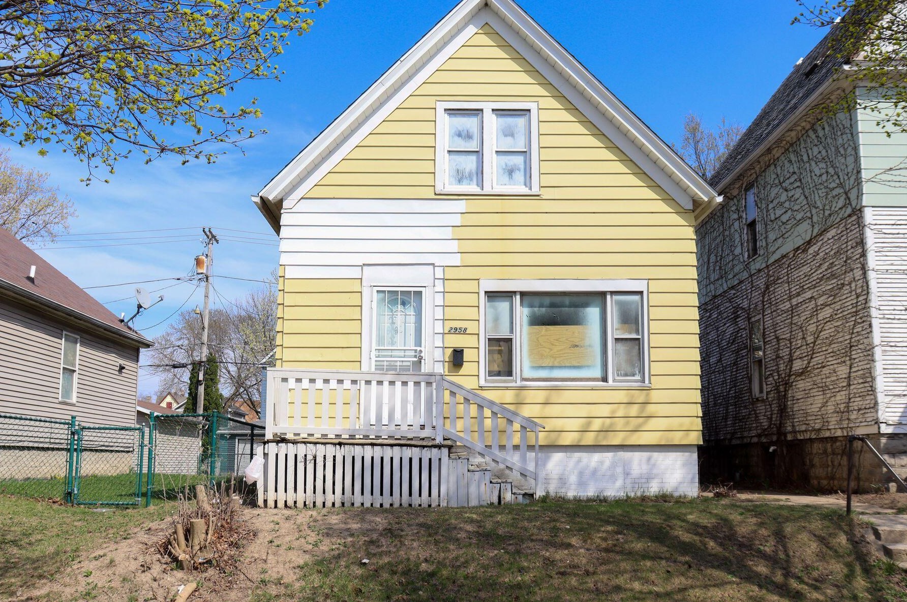 2958 N 19th St., Milwaukee, WI 53206