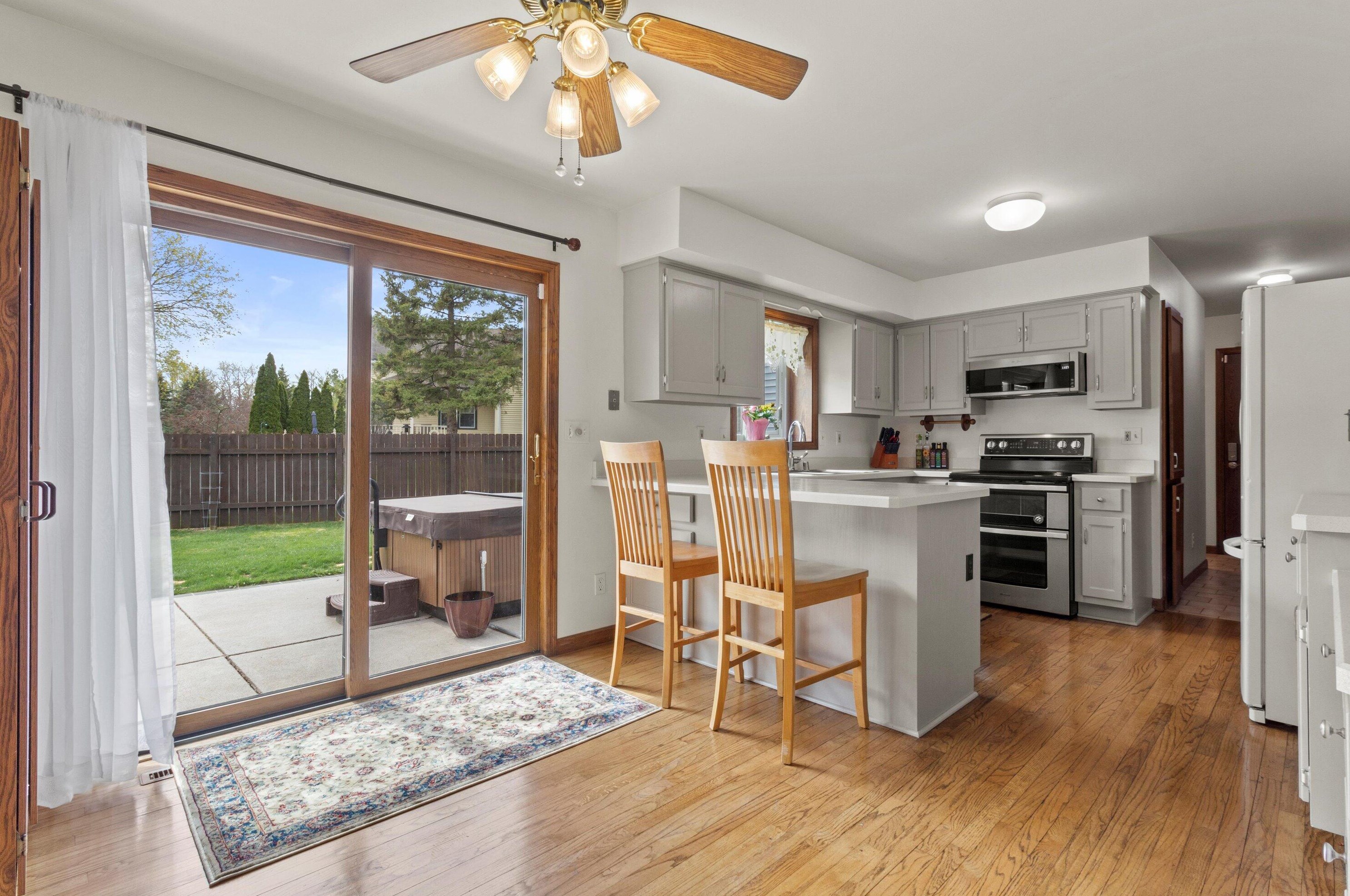 2714 S Franklin Dr, Waukesha, WI 53151