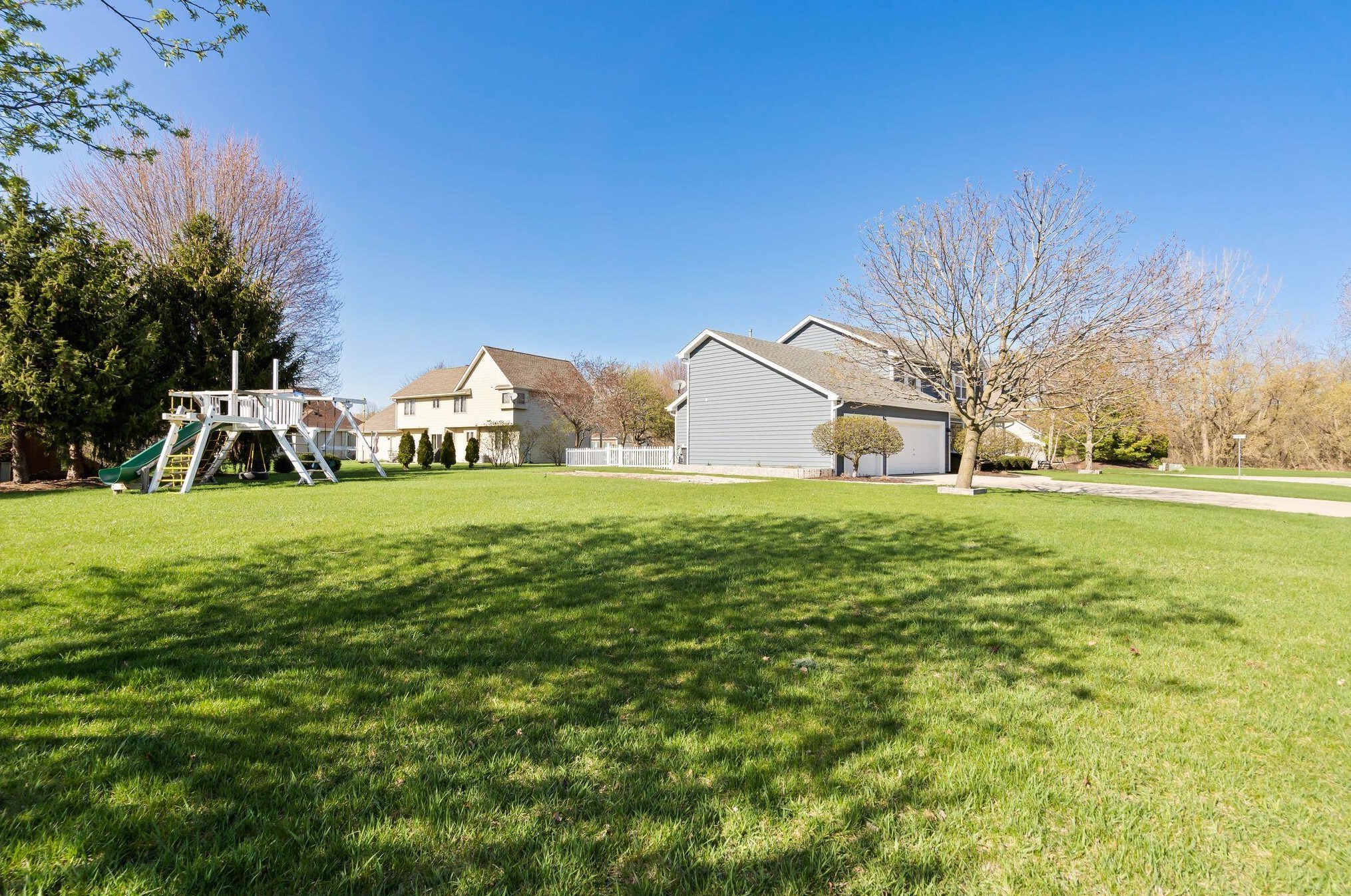 3800 Glencoe Dr, Racine WI  53403-9427 exterior