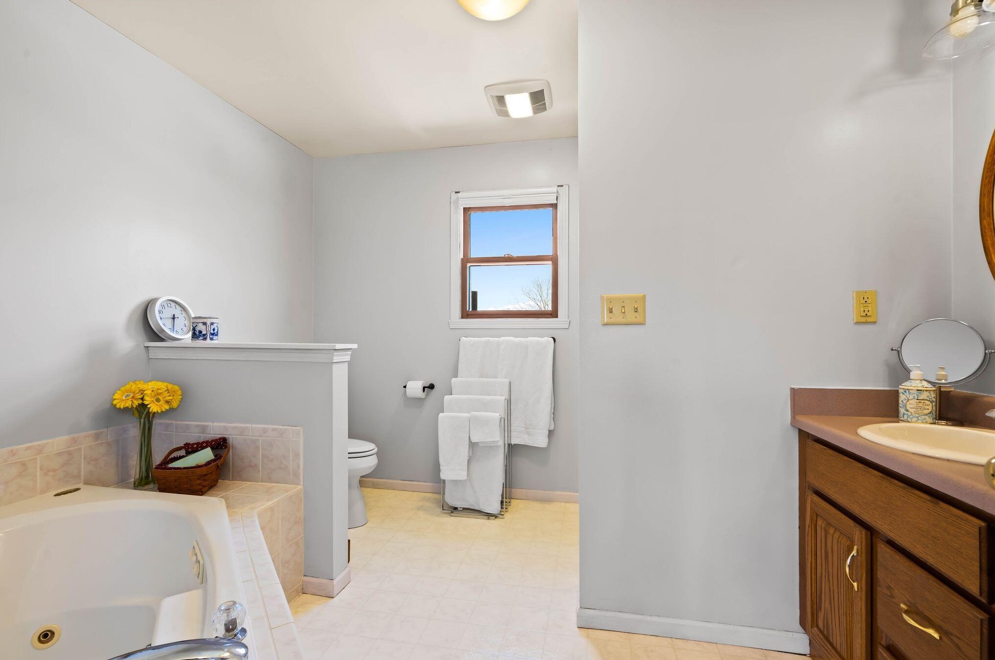 3800 Glencoe Dr, Racine WI  53403-9427 exterior