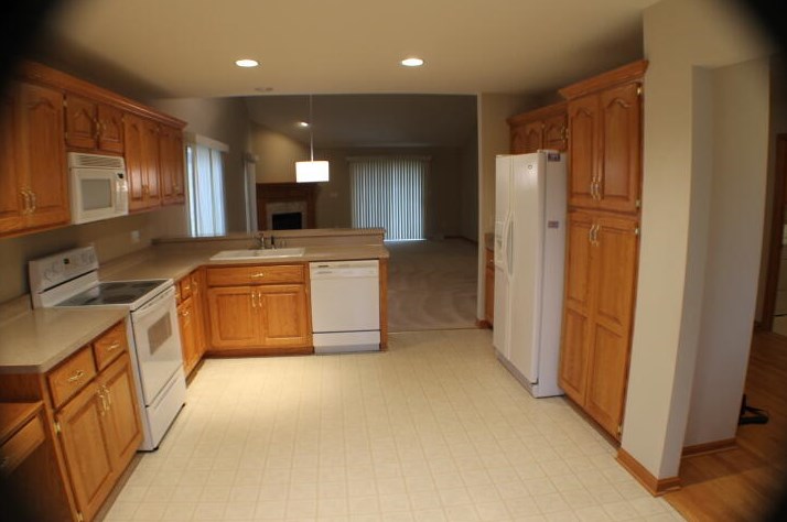 4221 Circle Dr, Racine WI  53405-1411 exterior