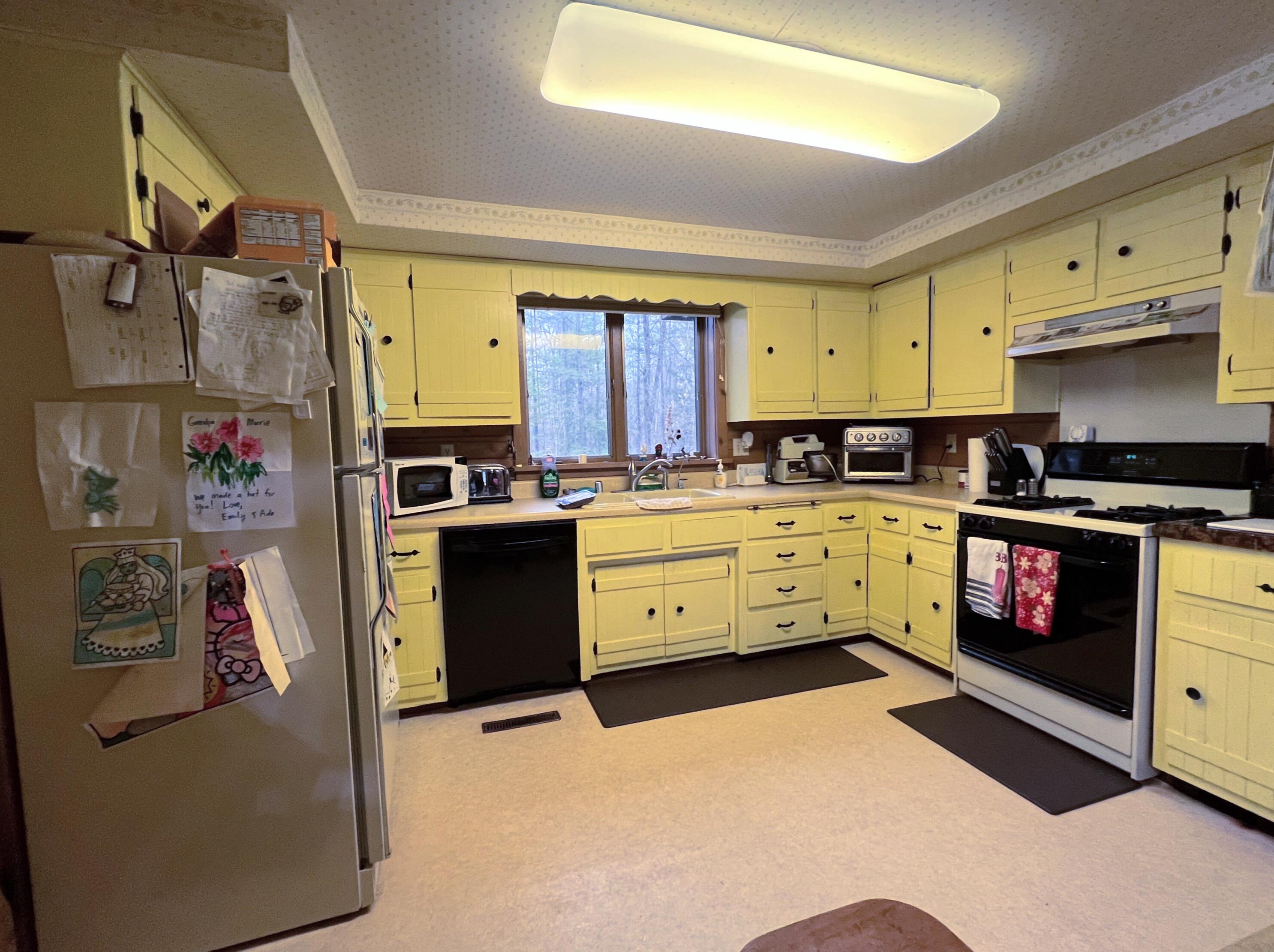 9631 Sundown Ln, Two Rivers, WI 54241