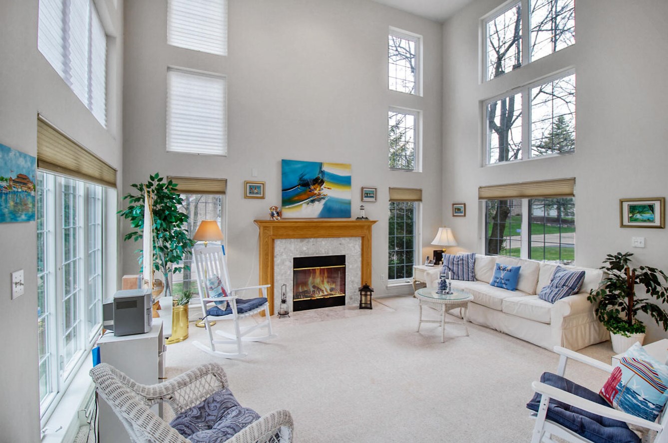 1553 Highland Dr, Lake Geneva, WI 53147