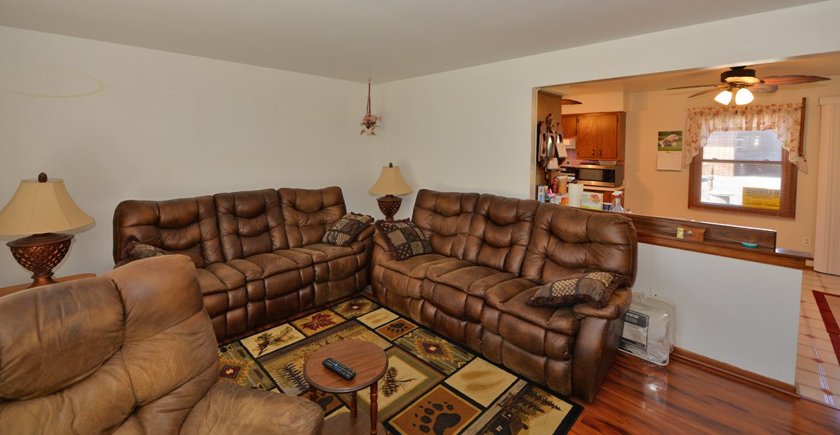2506 Indian Trl, Racine, WI 53402-1232