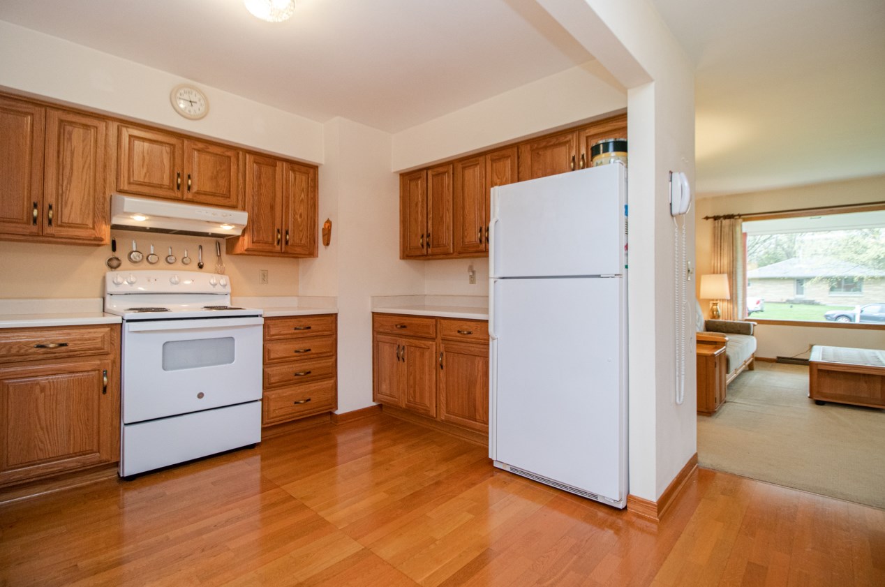 4150 143rd St, Brookfield WI  53005-1104 exterior