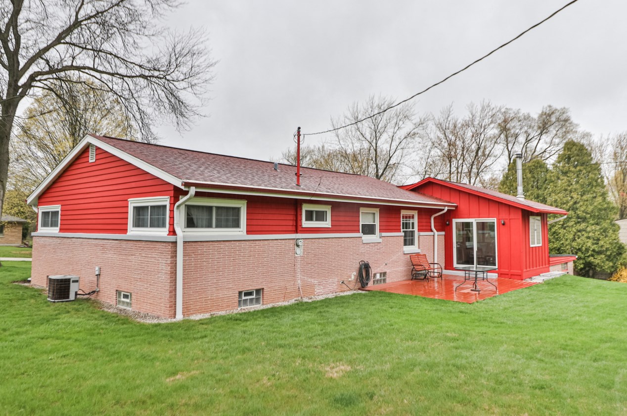 4150 143rd St, Brookfield WI  53005-1104 exterior