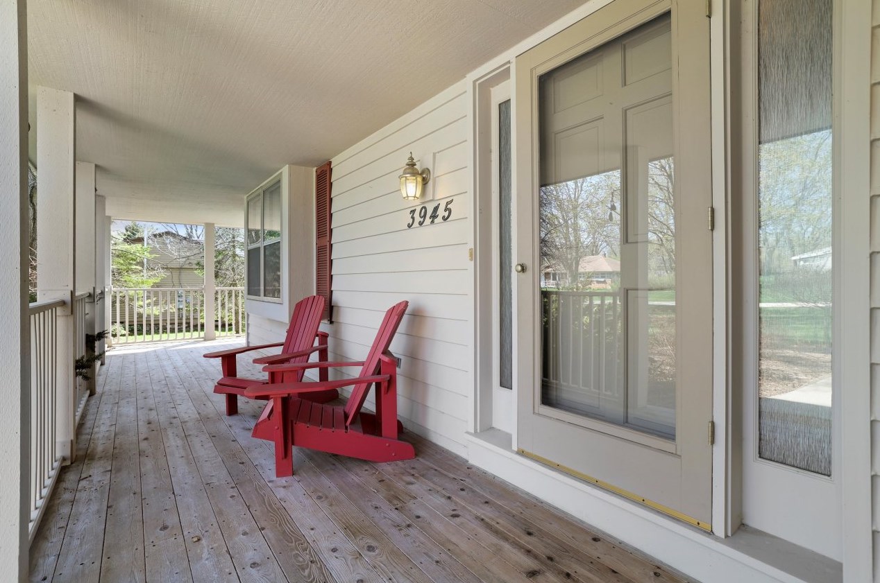 3945 Woodmount Dr, Brookfield, WI 53005-2365