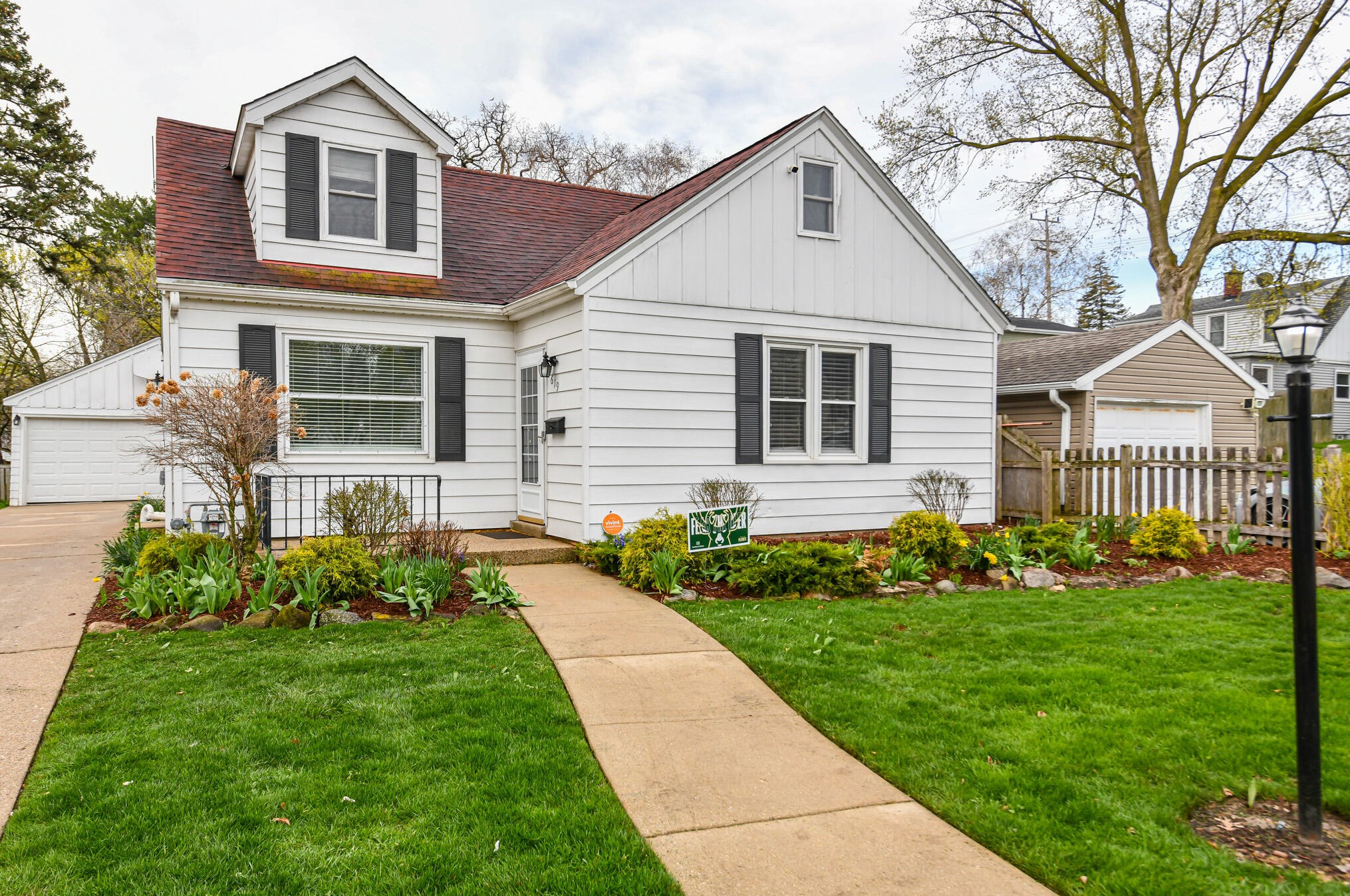 619 77th St, Kenosha, WI 53143