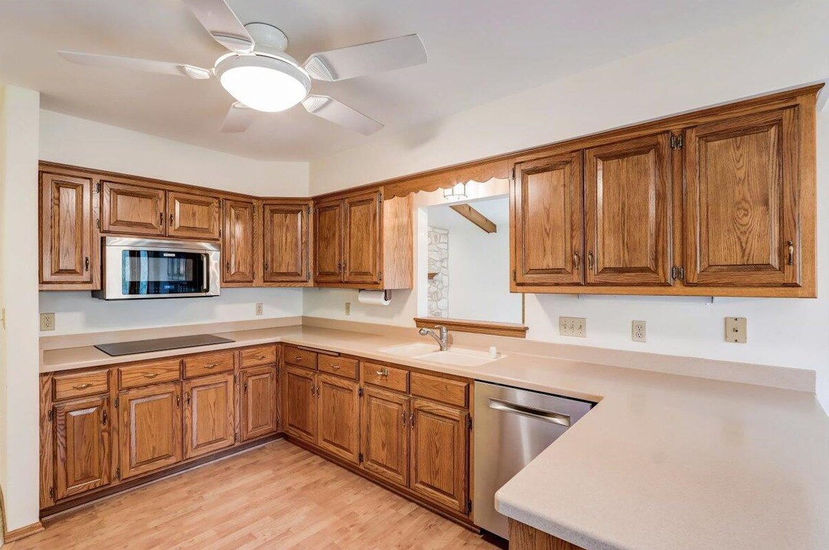 960 Lansdowne Ct, Brookfield WI  53045-4460 exterior