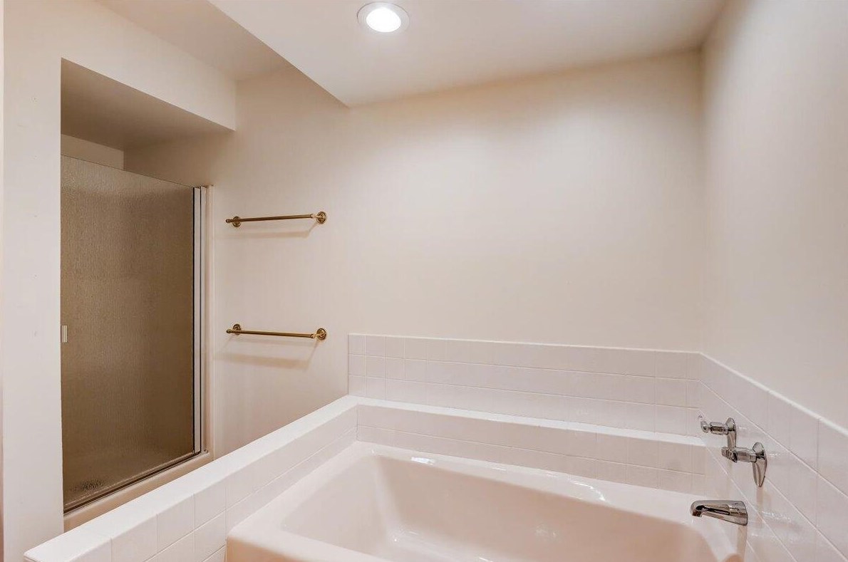 960 Lansdowne Ct, Brookfield WI  53045-4460 exterior