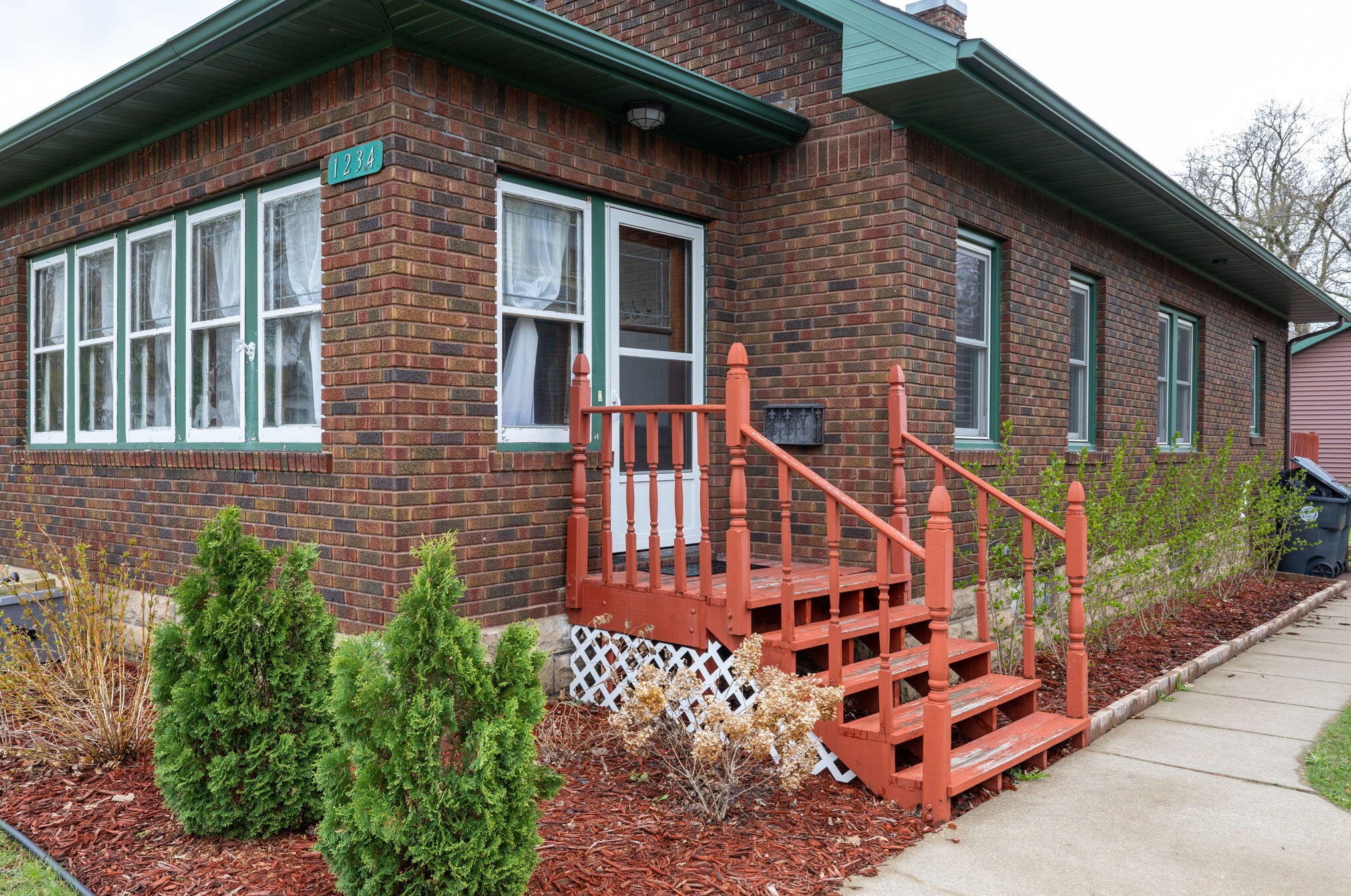 1234 Farnam St, La Crosse, WI 54601