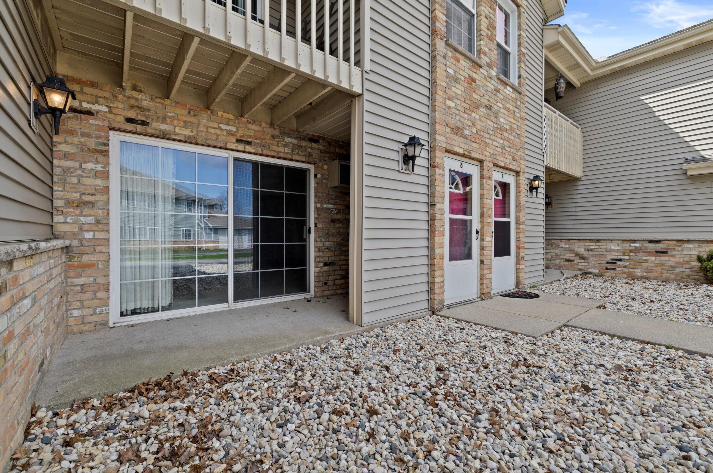 8380 S Chicago Rd #6, Oak Creek, WI 53154
