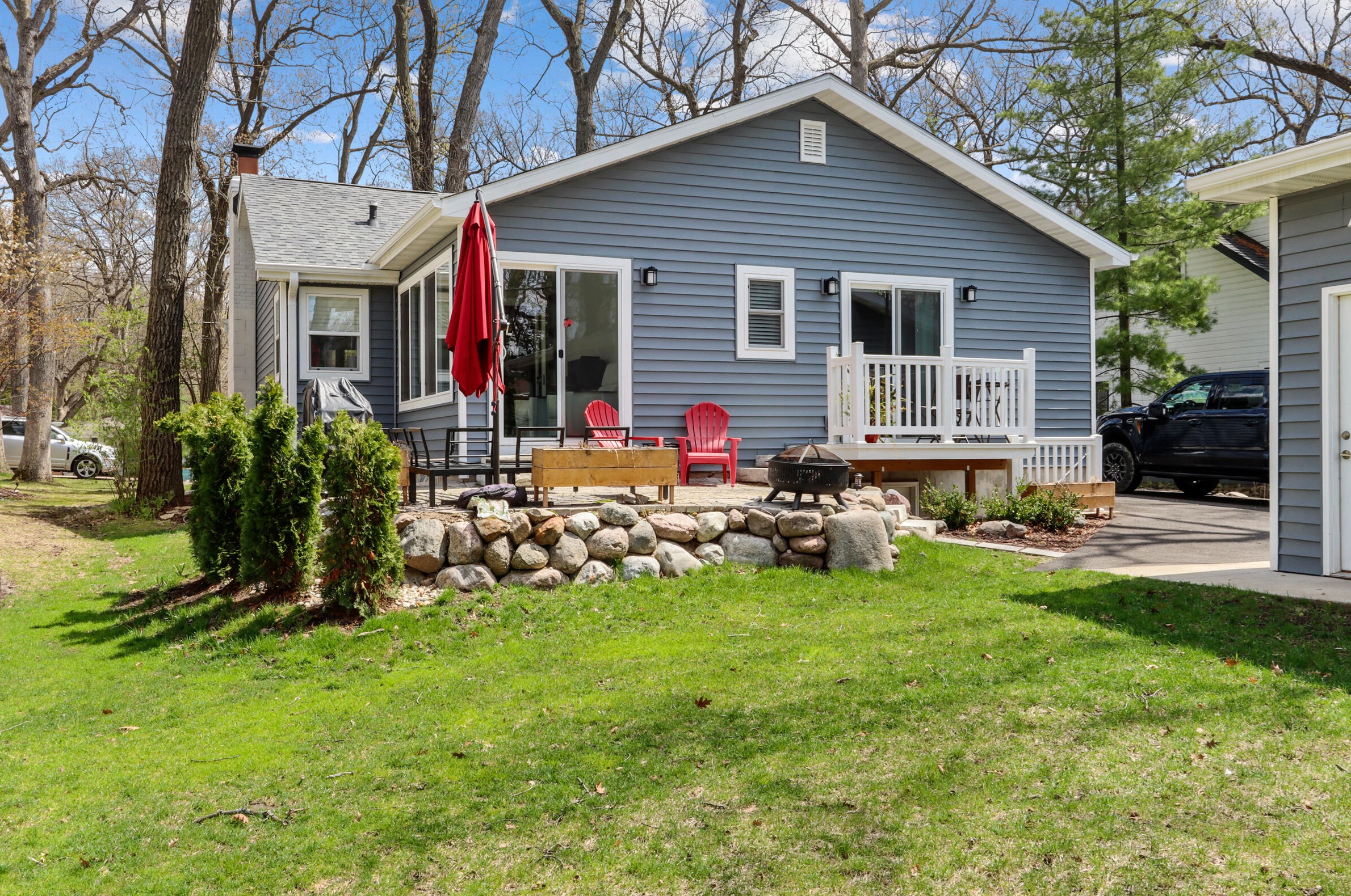 16 Humboldt Pkwy, Williams Bay, WI 53191