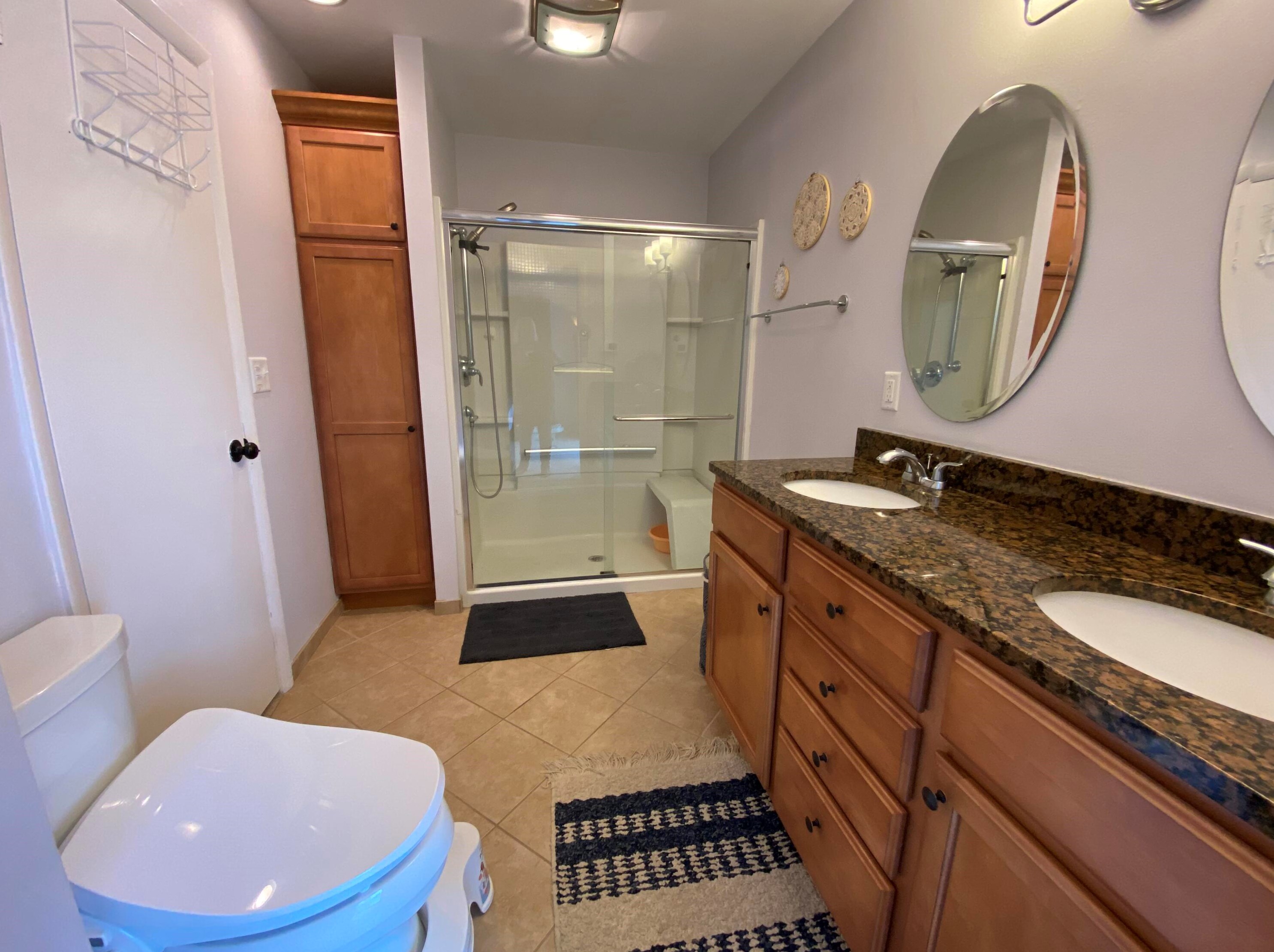 2033 Chateau Ct, Grafton WI  53024-2519 exterior