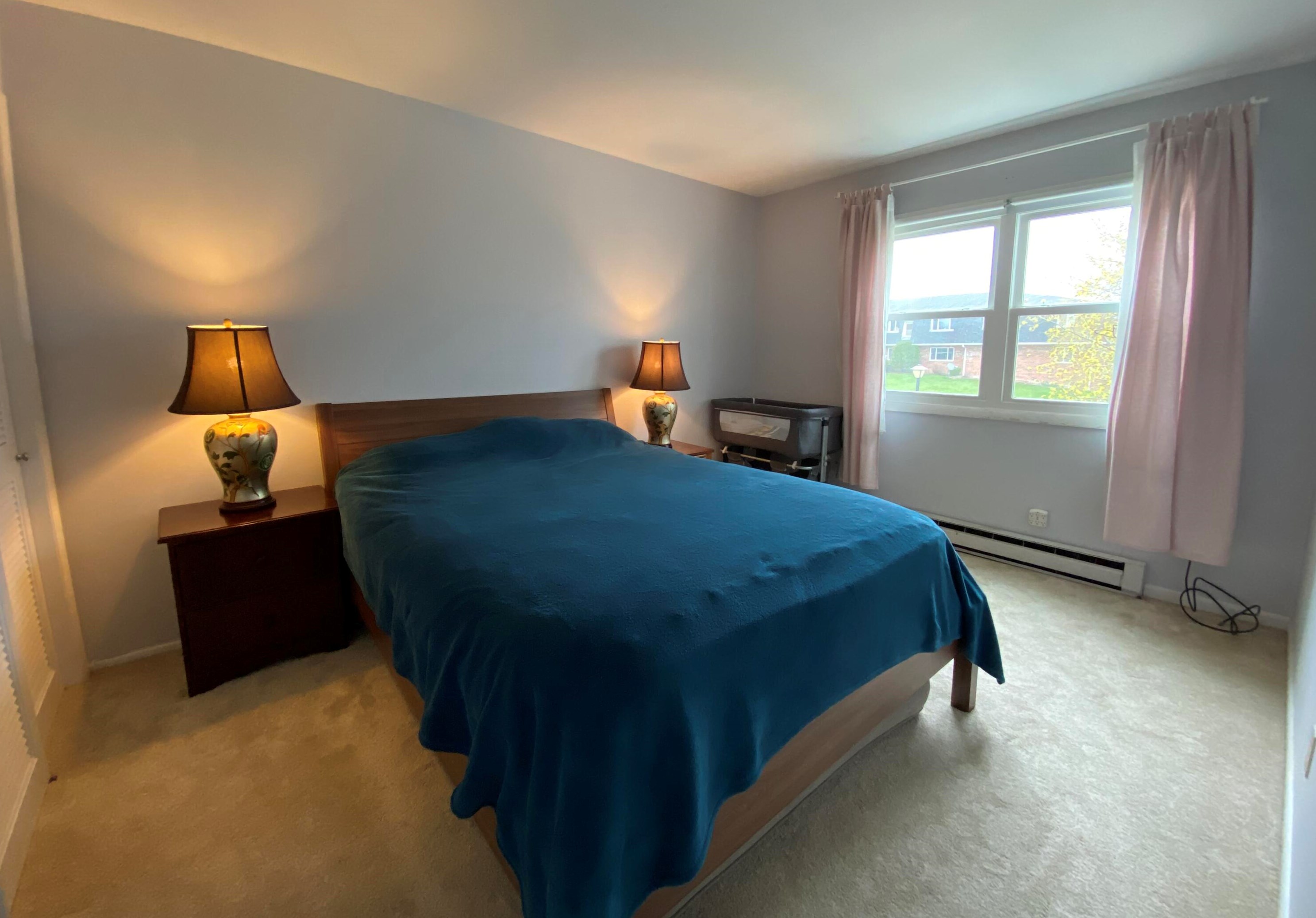 2033 Chateau Ct, Grafton WI  53024-2519 exterior
