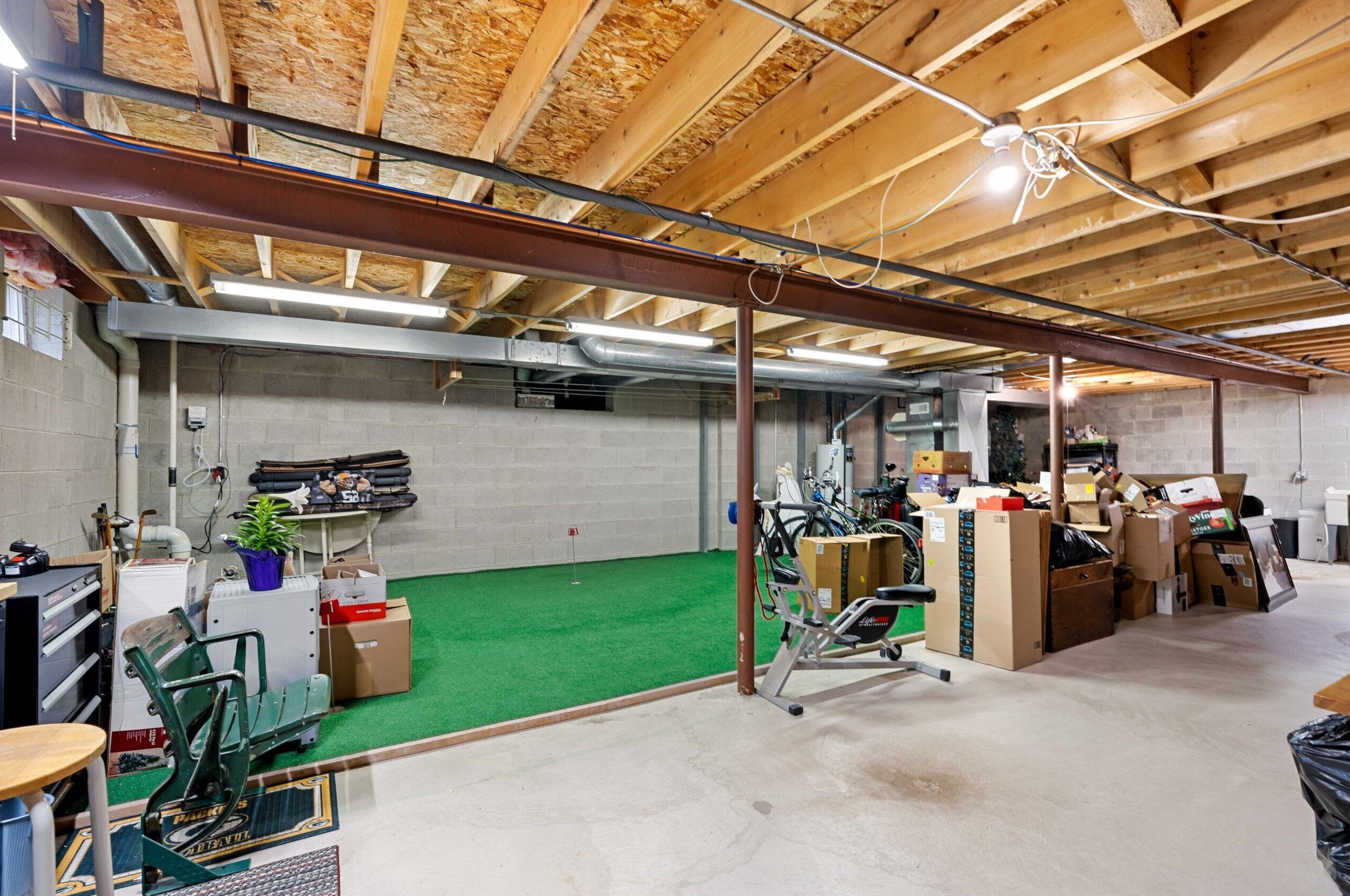 18940 Wilderness Ct, Brookfield WI  53045-3344 exterior