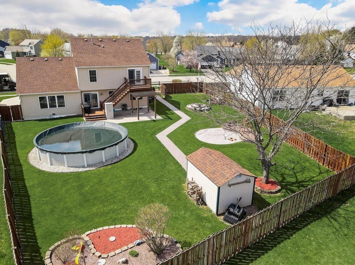 270 Highland Ave, Genoa City, WI 53128-1999