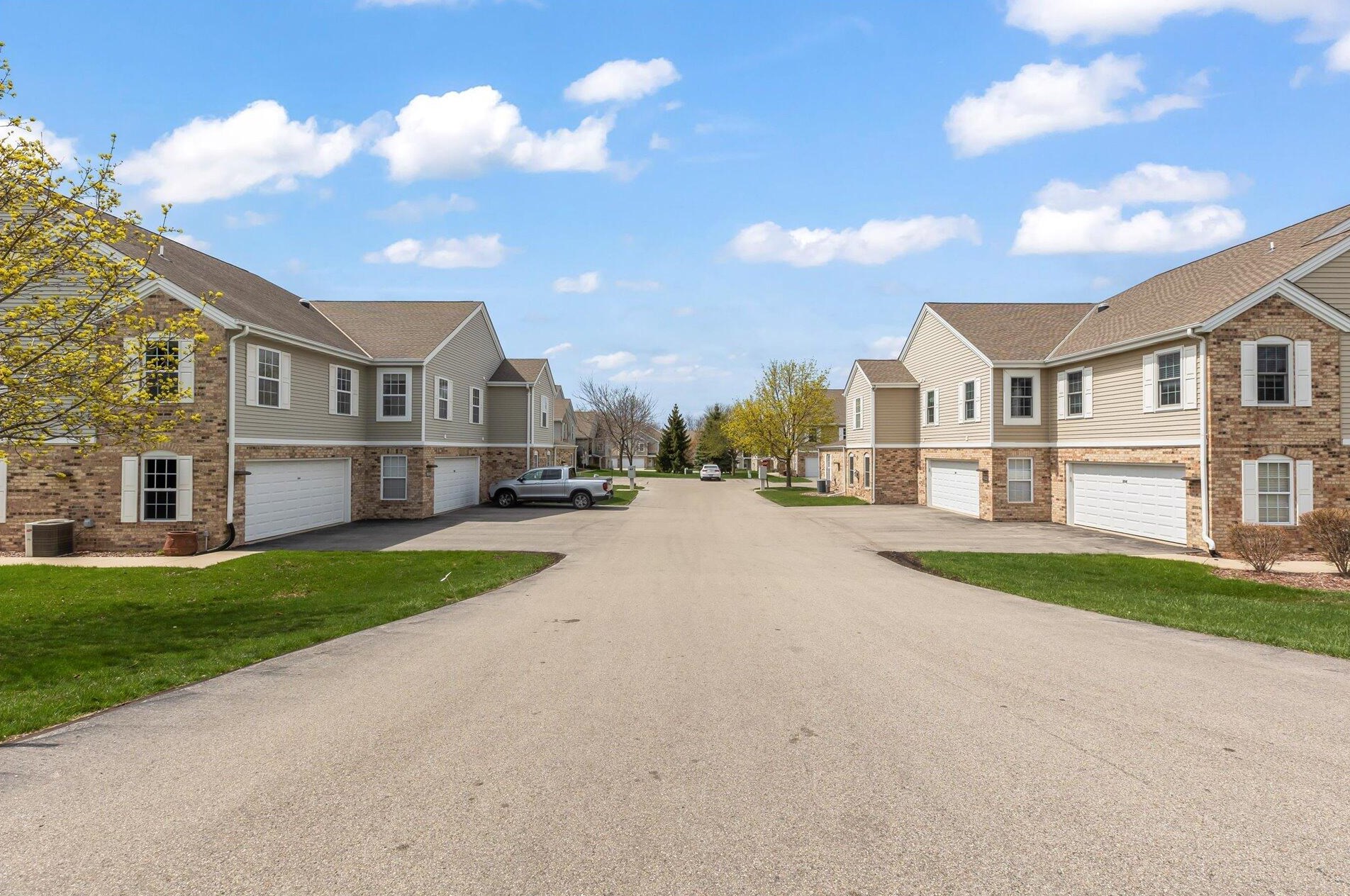 1116 Sunnyslope Dr, Racine WI  53406-6385 exterior