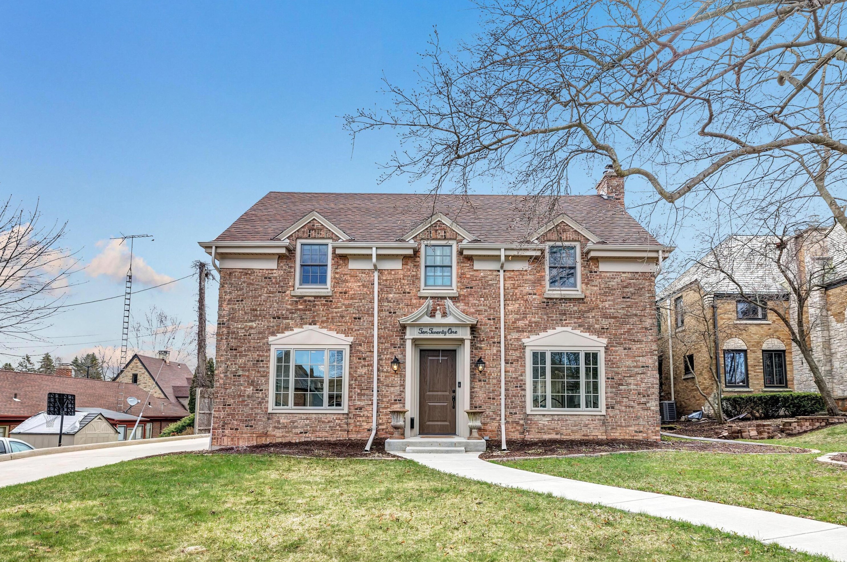 1021 Lincoln Blvd, Manitowoc, WI 54220