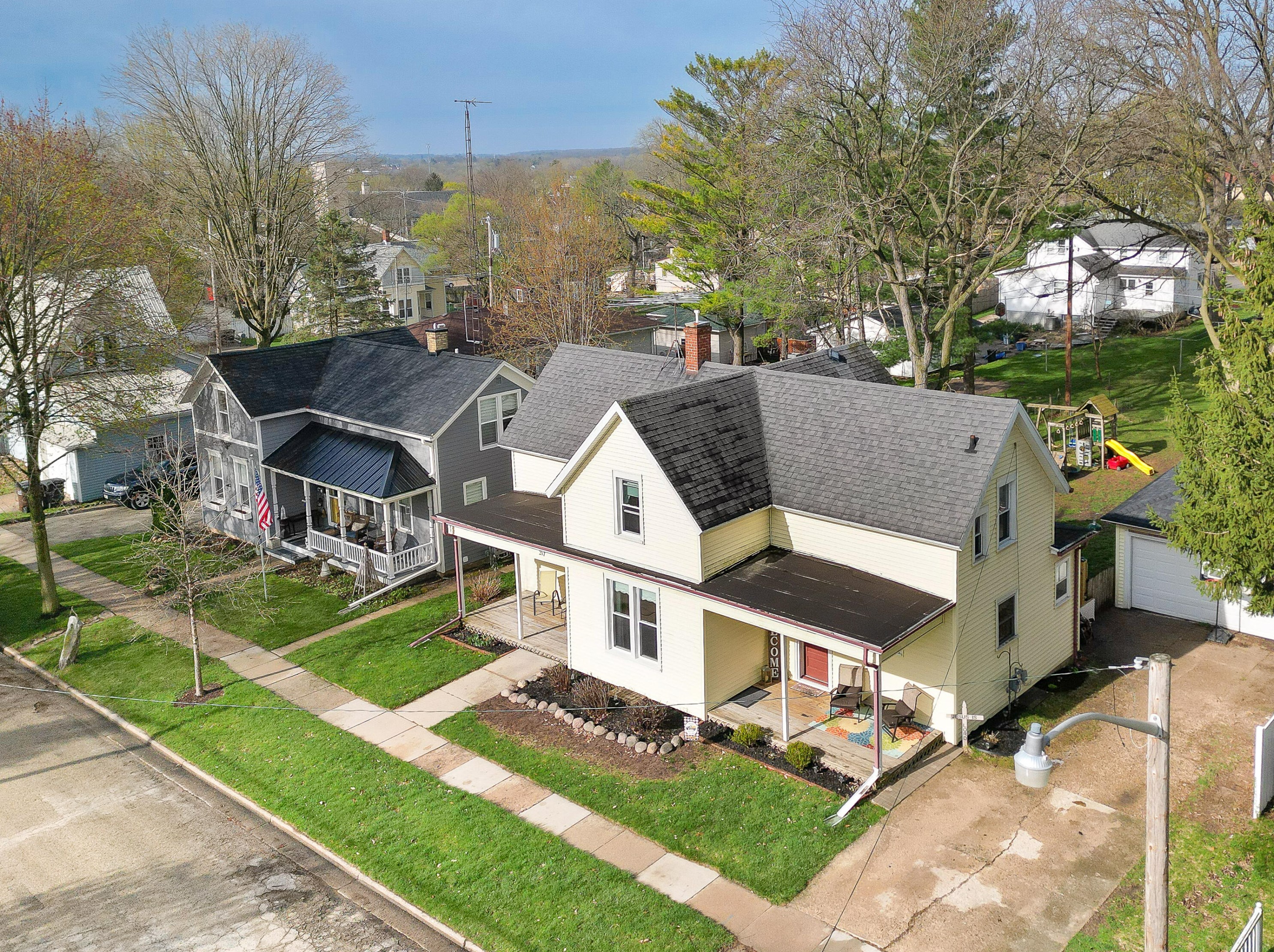 217 Wilson Ave, Jefferson, WI 53549-1536