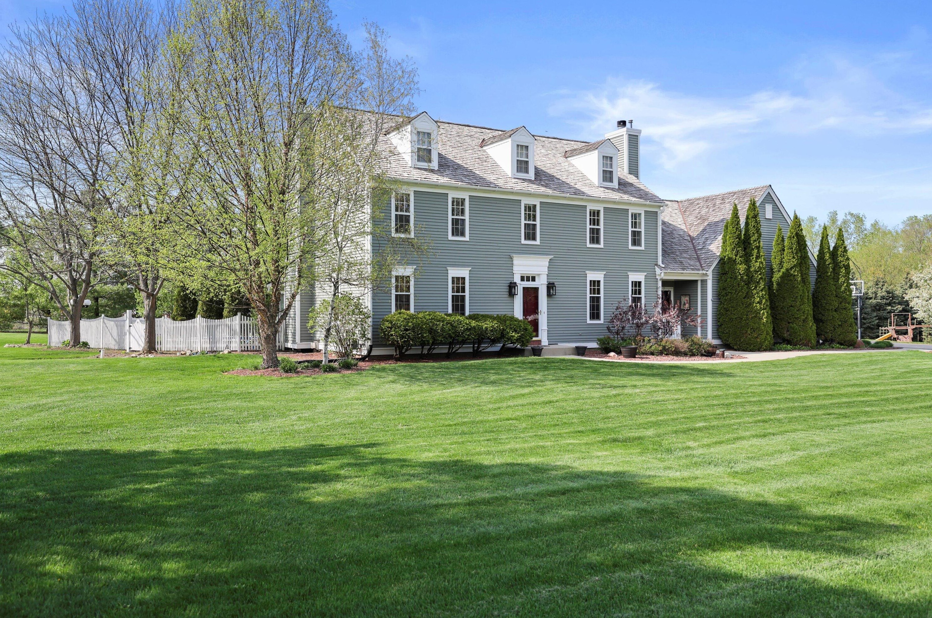 1641 Prairie Ln, Hubertus, WI 53033