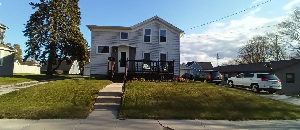 513 State St, Manitowoc, WI 54220