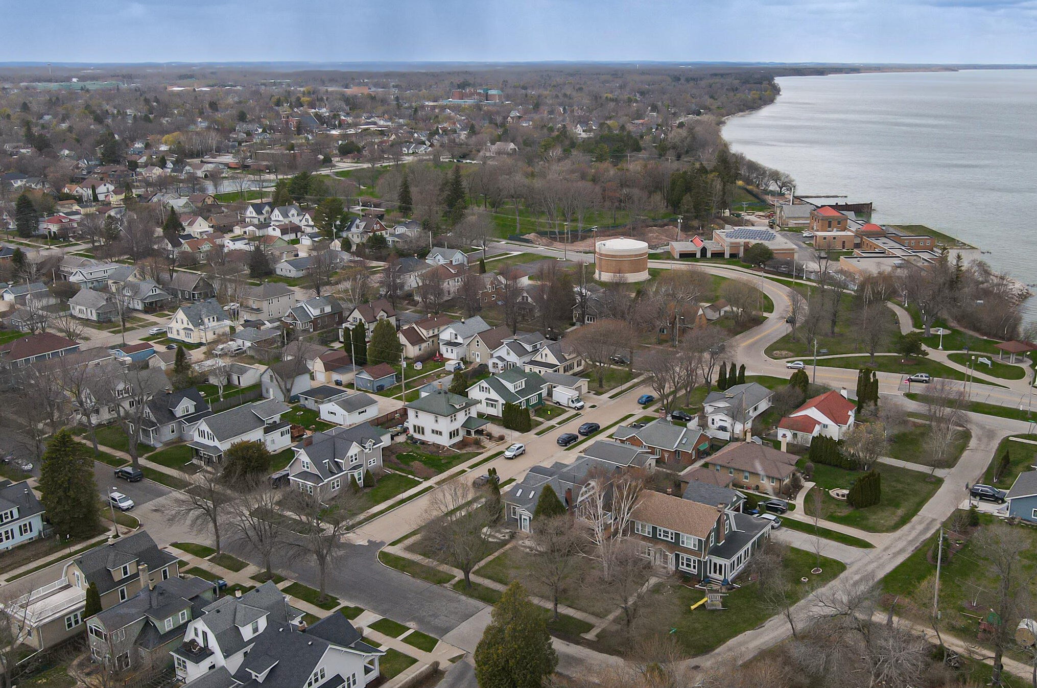 1818 Barrett St, Sheboygan, WI 53081-2946