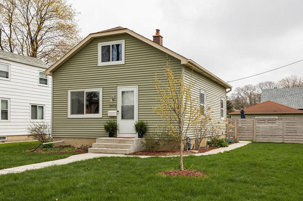 3972 Herman St, Milwaukee, WI 53207-4567
