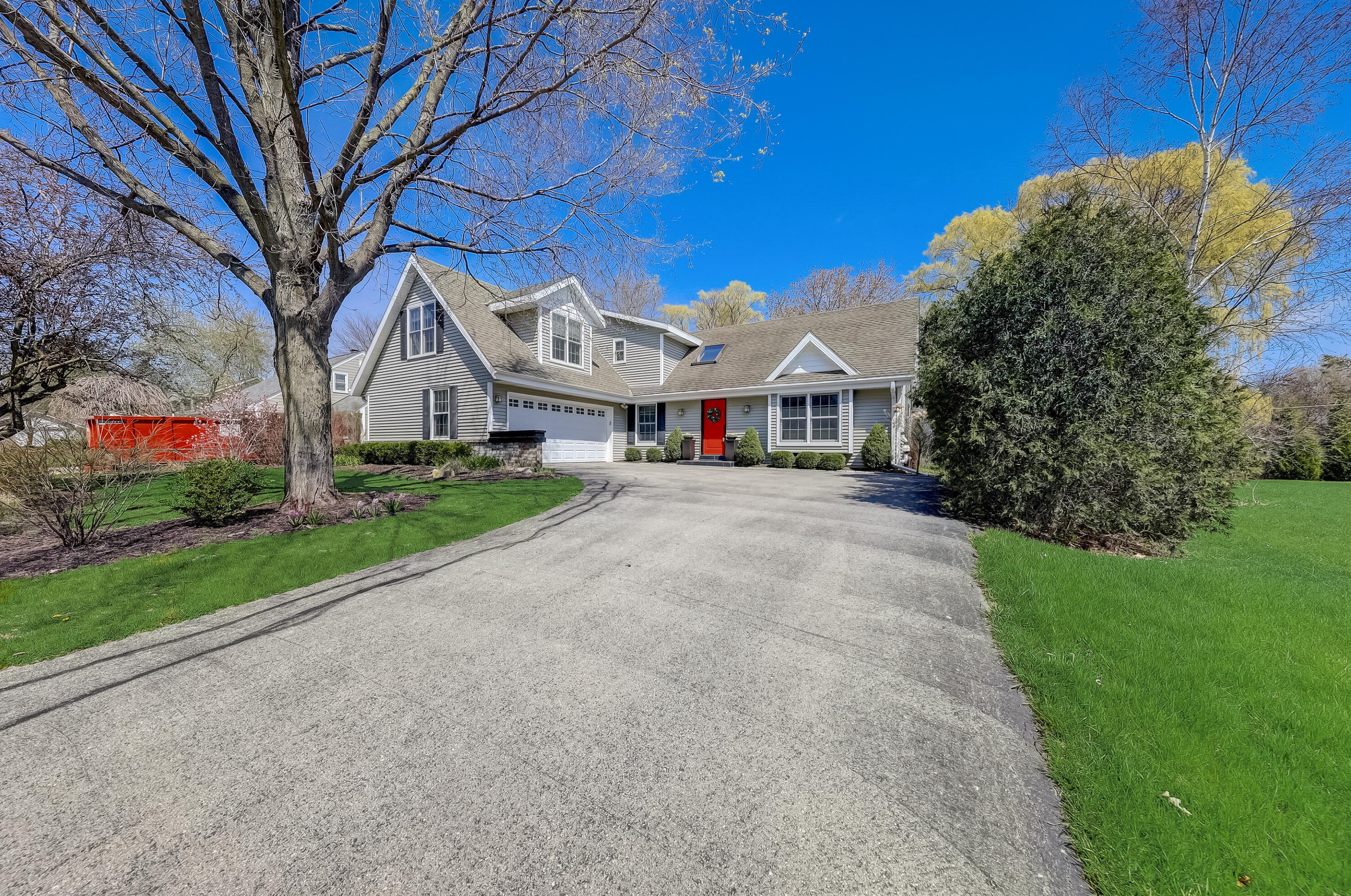 10314 N Fontainbleau Ct, Thiensville, WI 53092