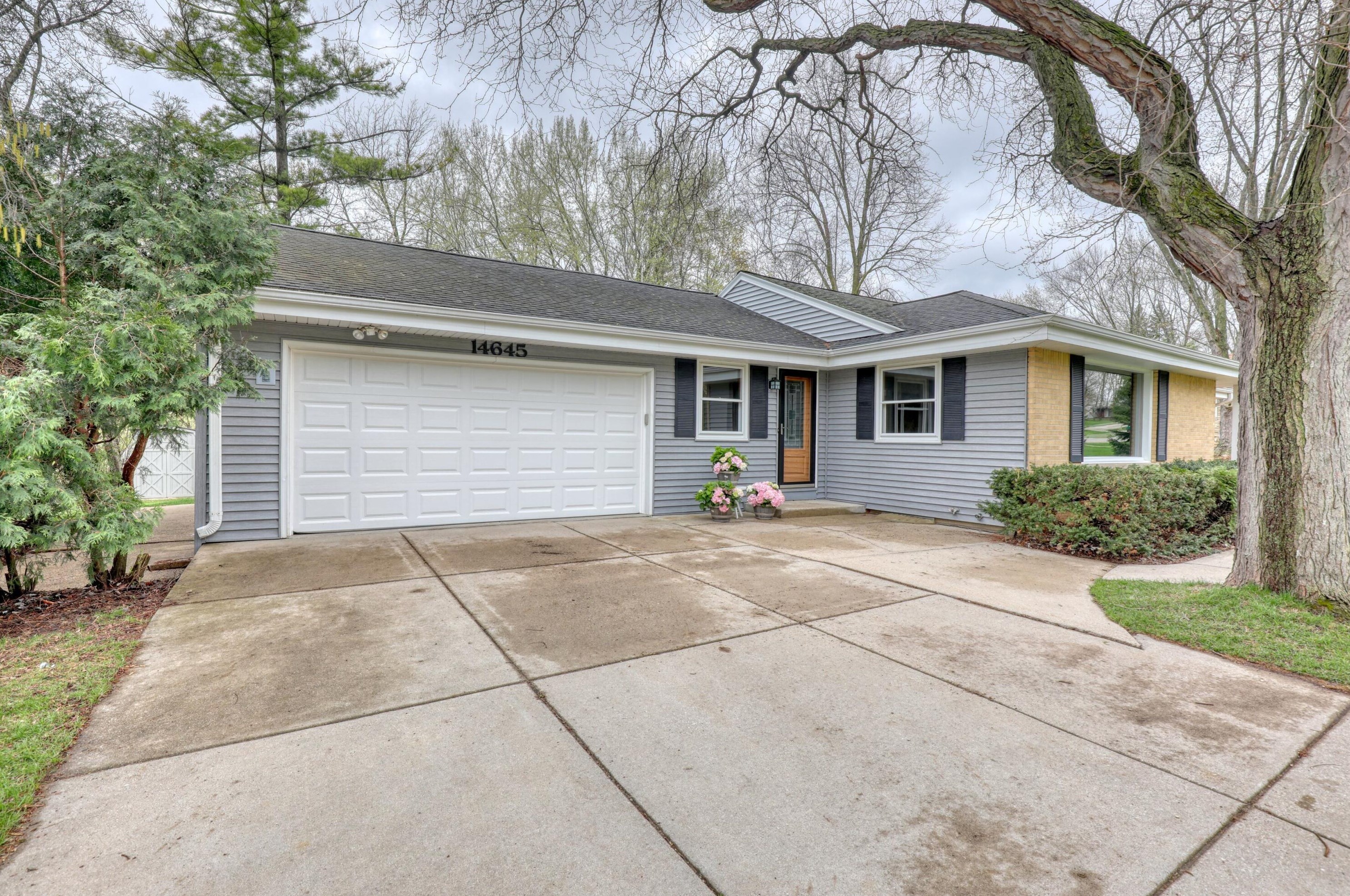 14645 Marcella Ln, Brookfield, WI 53005
