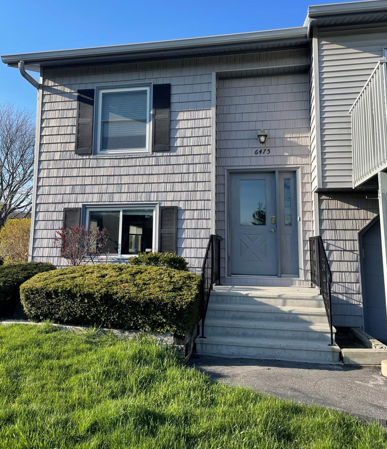 6475 S Whitnall Edge Rd, Hales Corners, WI 53132