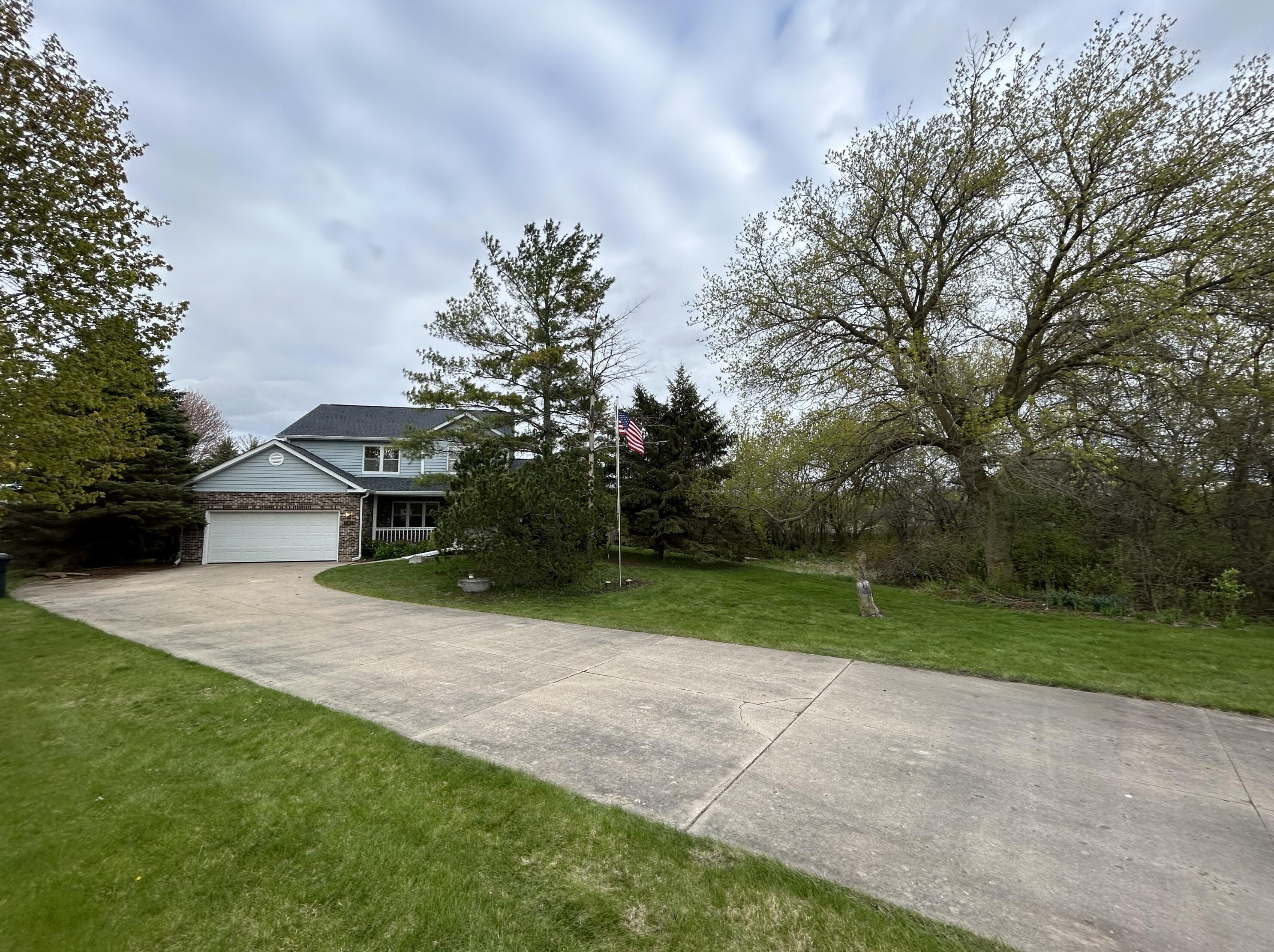 11853 182nd Ave, Bristol, WI 53104