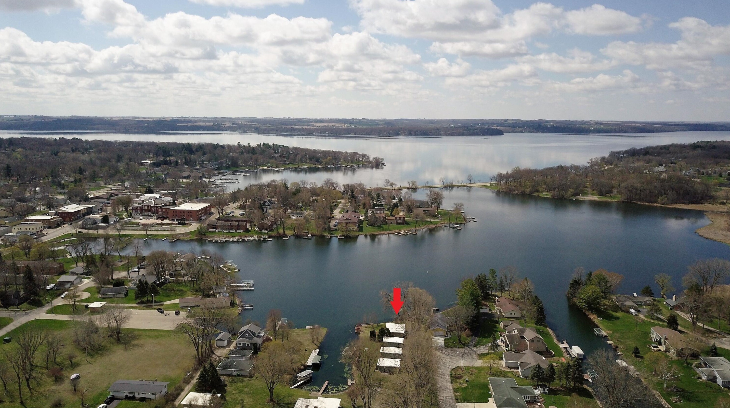 460 E Bay Ct, Green Lake, WI 54941