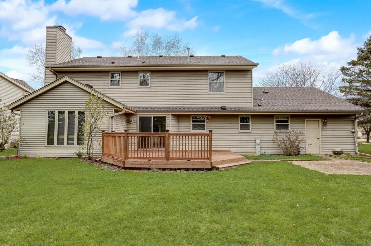 573 Greenway Terrace, Chenequa, WI 53029