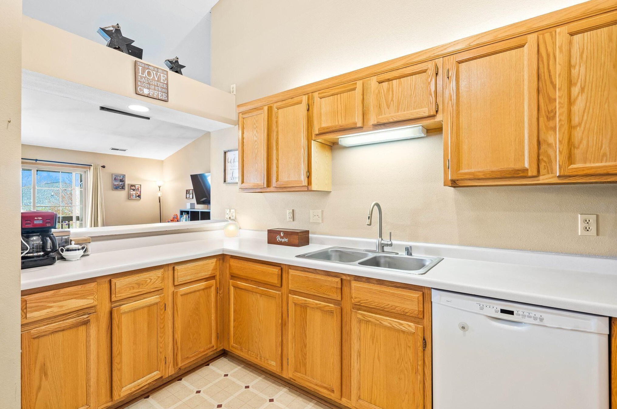 9364 W Loomis Rd #2, Hales Corners, WI 53132